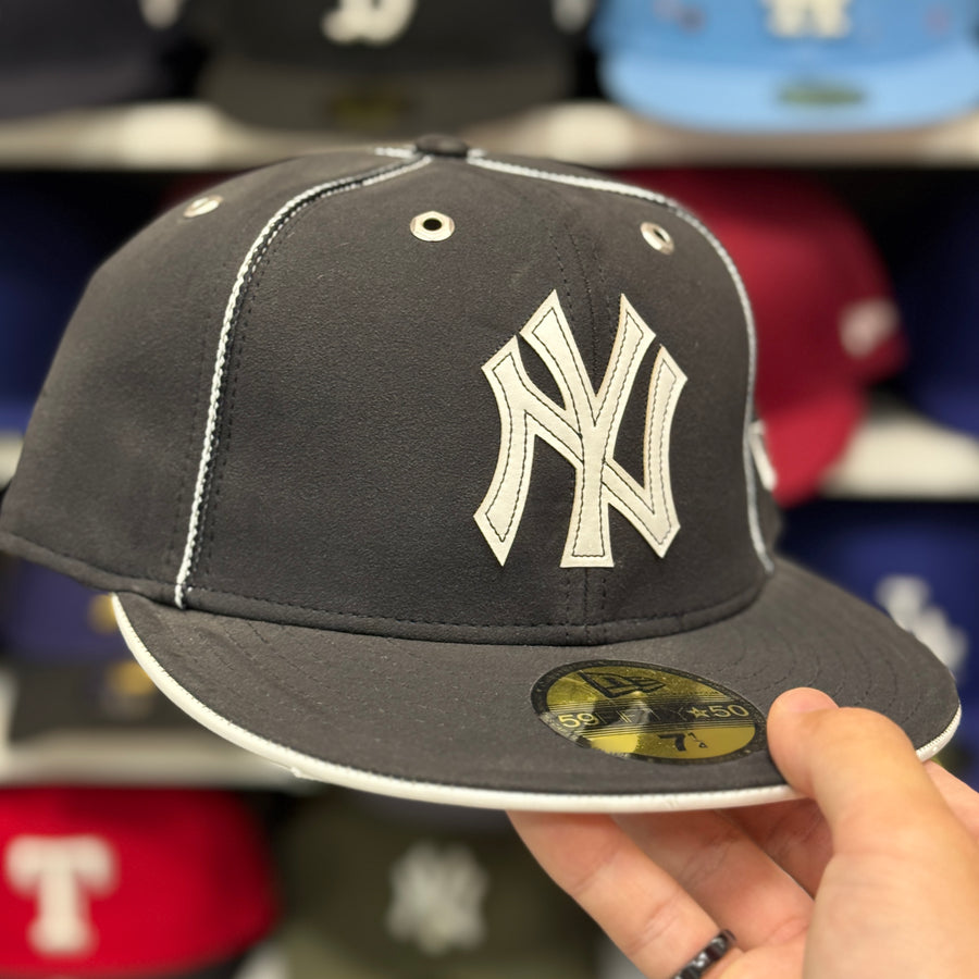 New Era New York Yankees 'Vintage Suede' Black 59FIFTY Fitted Hat - Product Image