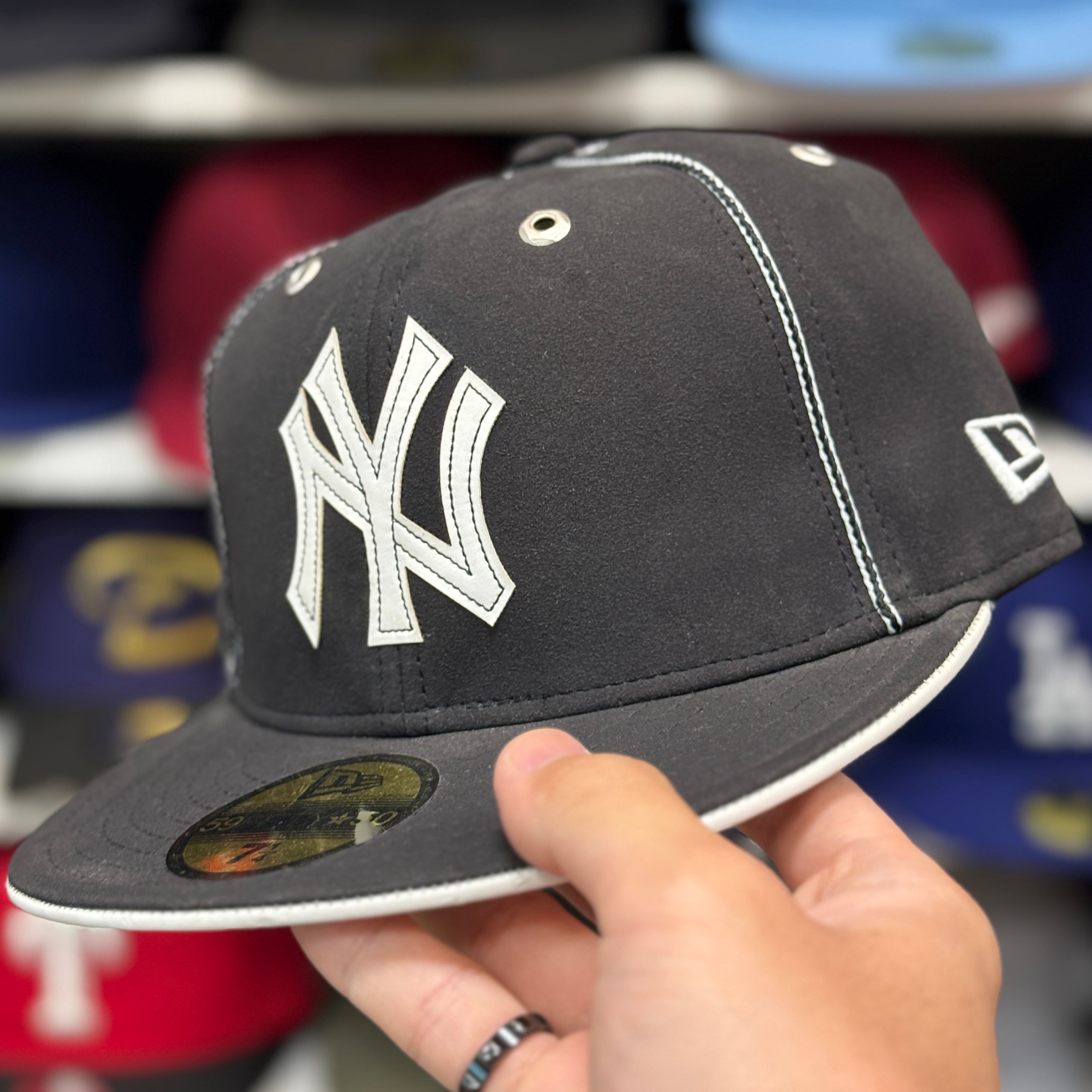 New Era New York Yankees 'Vintage Suede' Black 59FIFTY Fitted Hat - Product Image