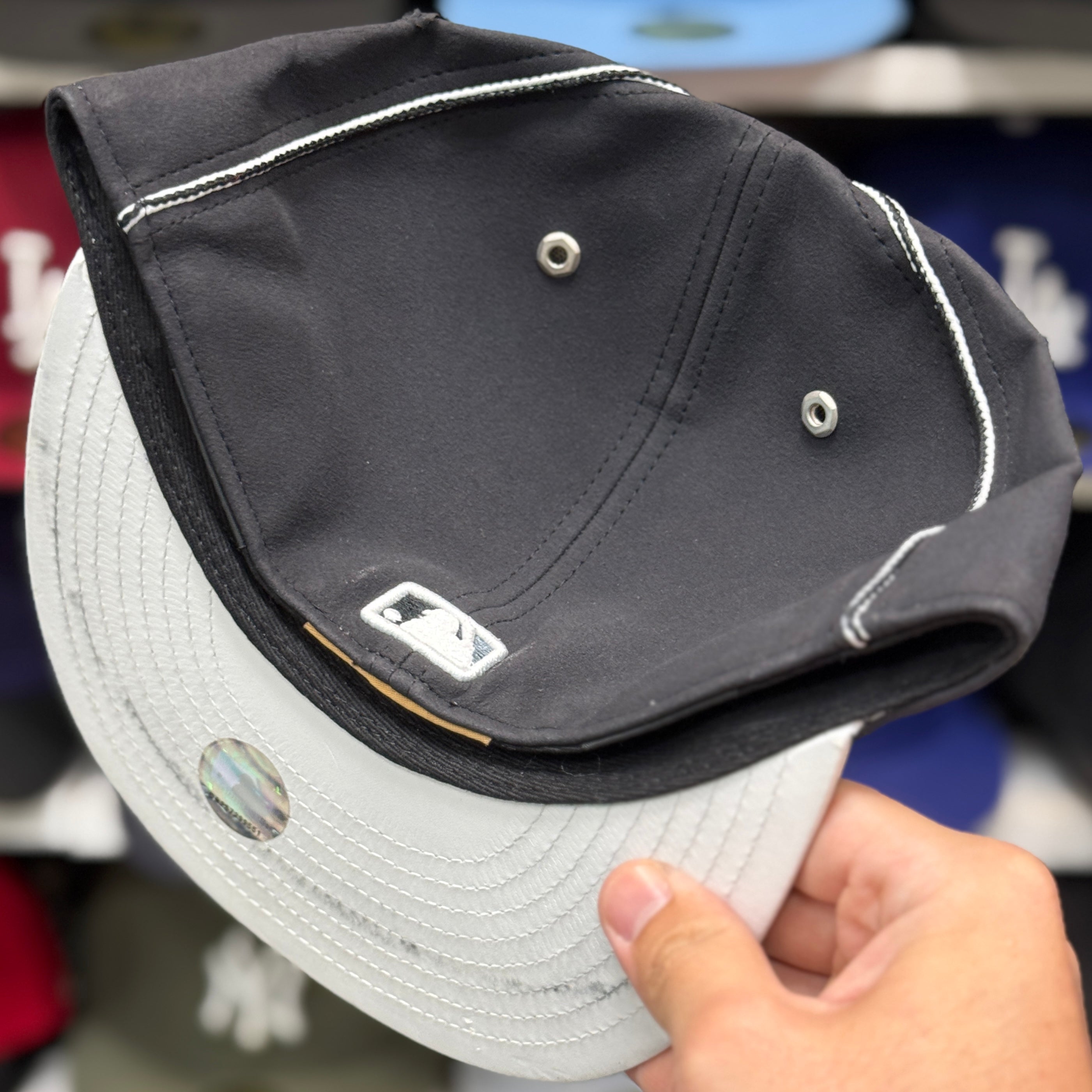 New Era Los Angeles Dodgers 'Vintage Suede' Black 59FIFTY Fitted Hat - Product Image
