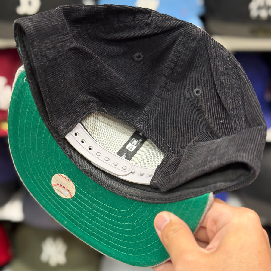 New Era Chicago White Sox 'Corduroy' Black/Silver 9FIFTY Snapback - Product Image