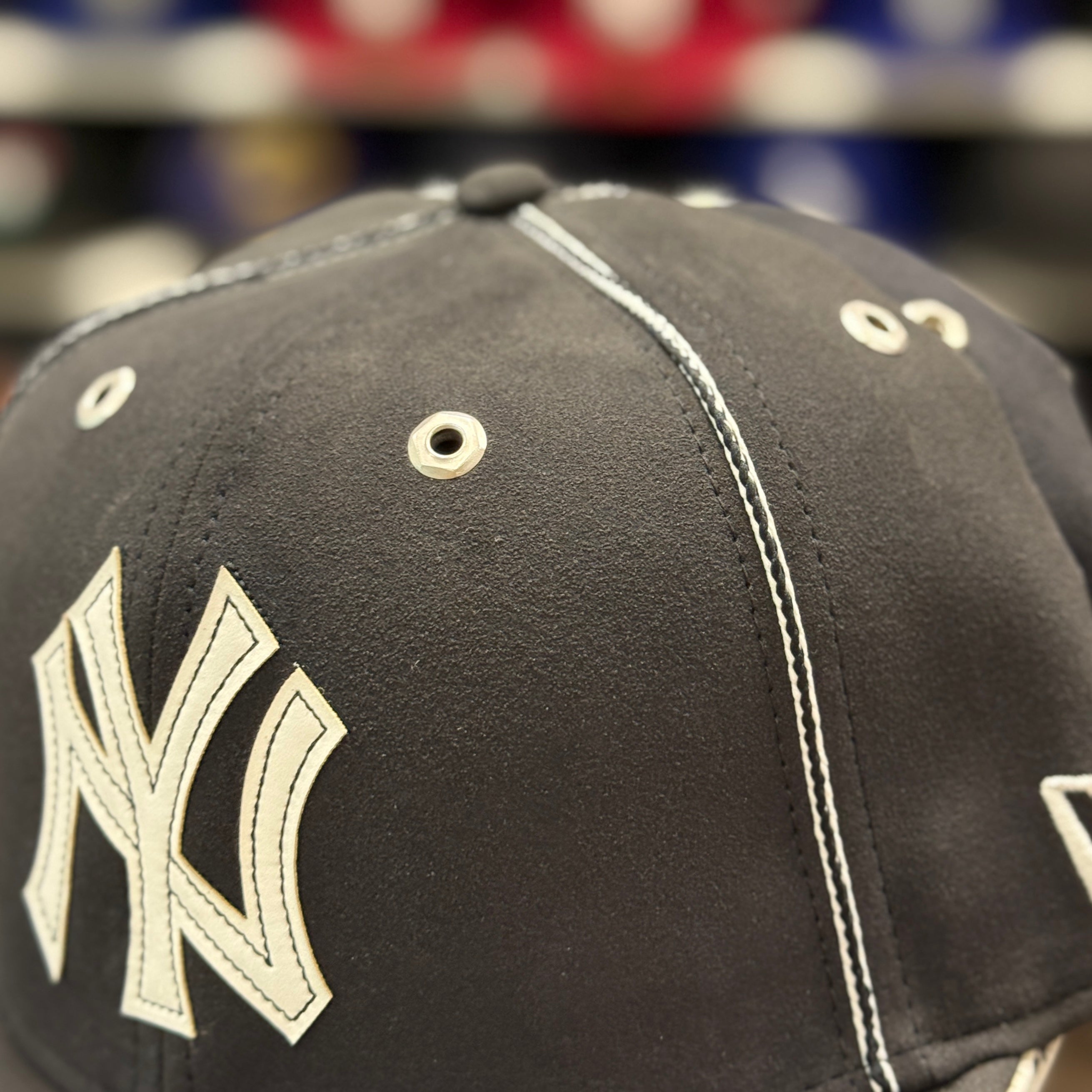 New Era New York Yankees 'Vintage Suede' Black 59FIFTY Fitted Hat - Product Image