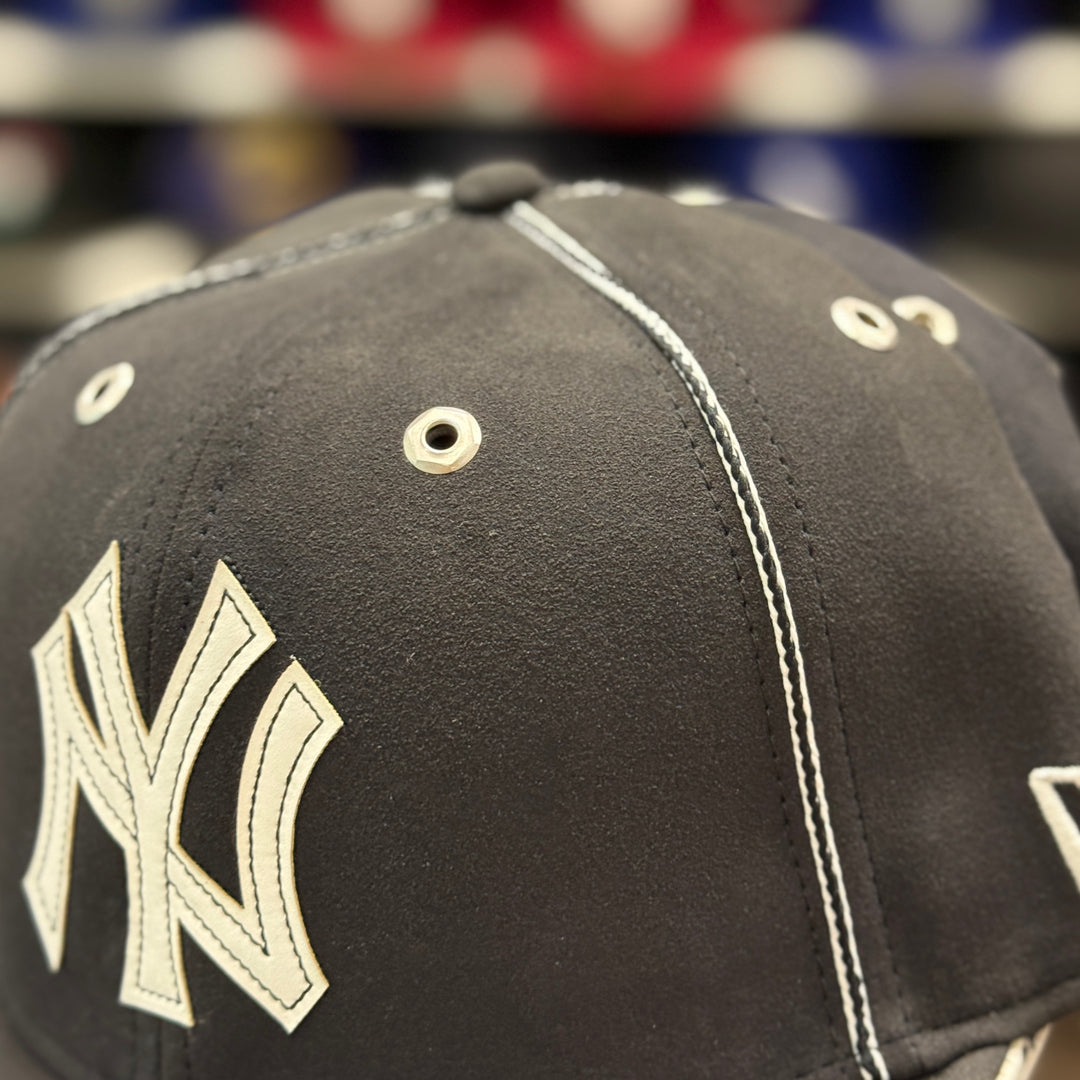 New Era New York Yankees 'Vintage Suede' Black 59FIFTY Fitted Hat - Product Image