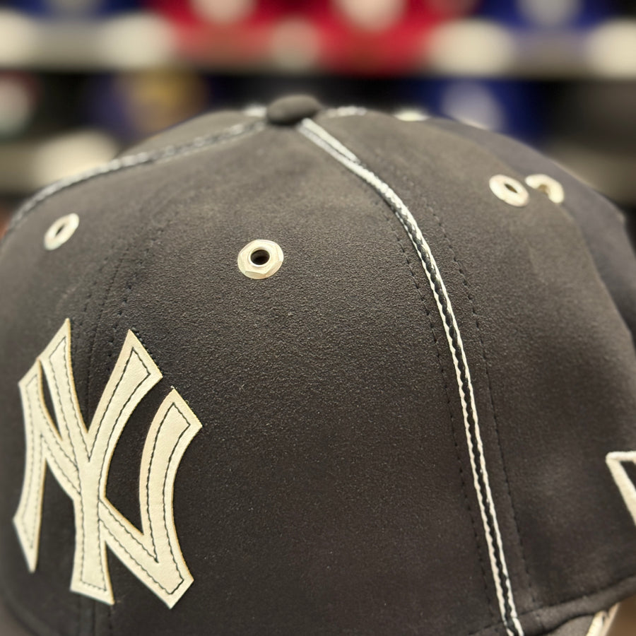 New Era New York Yankees 'Vintage Suede' Black 59FIFTY Fitted Hat - Product Image