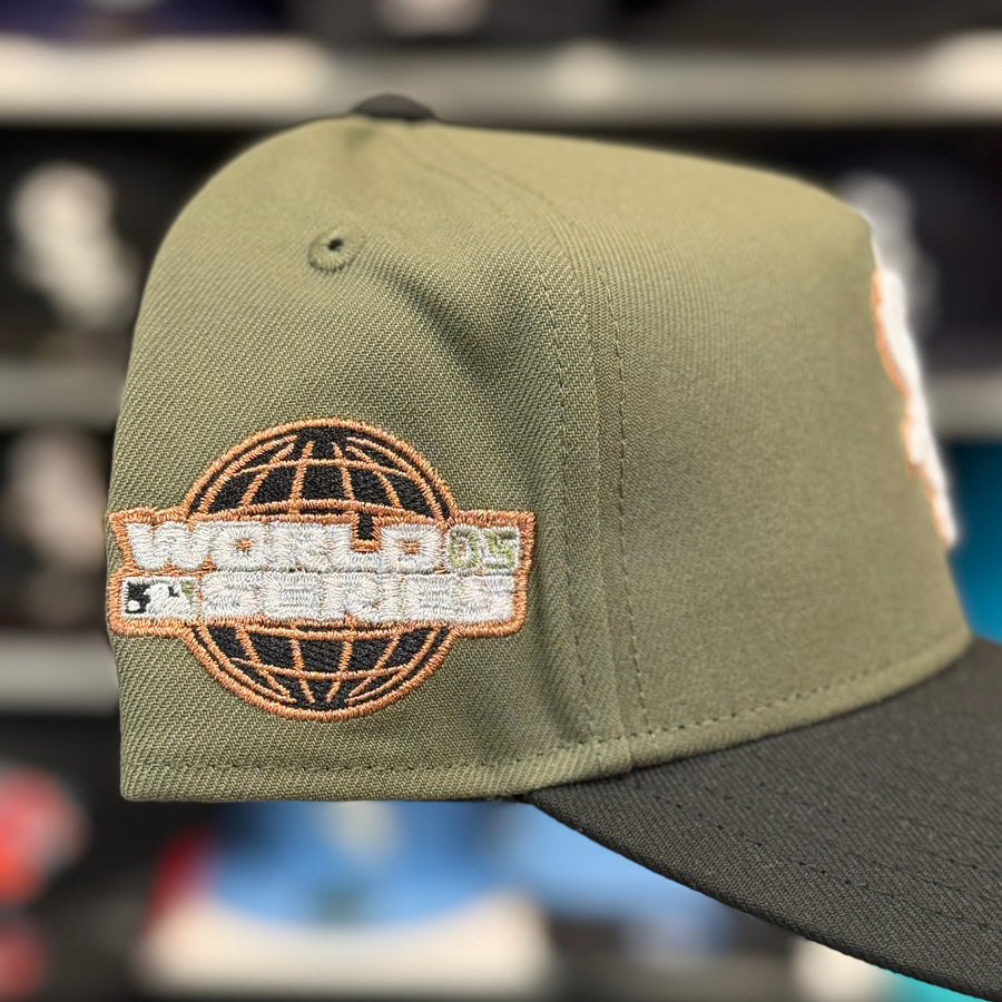 New Era Chicago White Sox '2005 World Series' A-Frame Olive/Black 9FORTY Snapback - Product Image