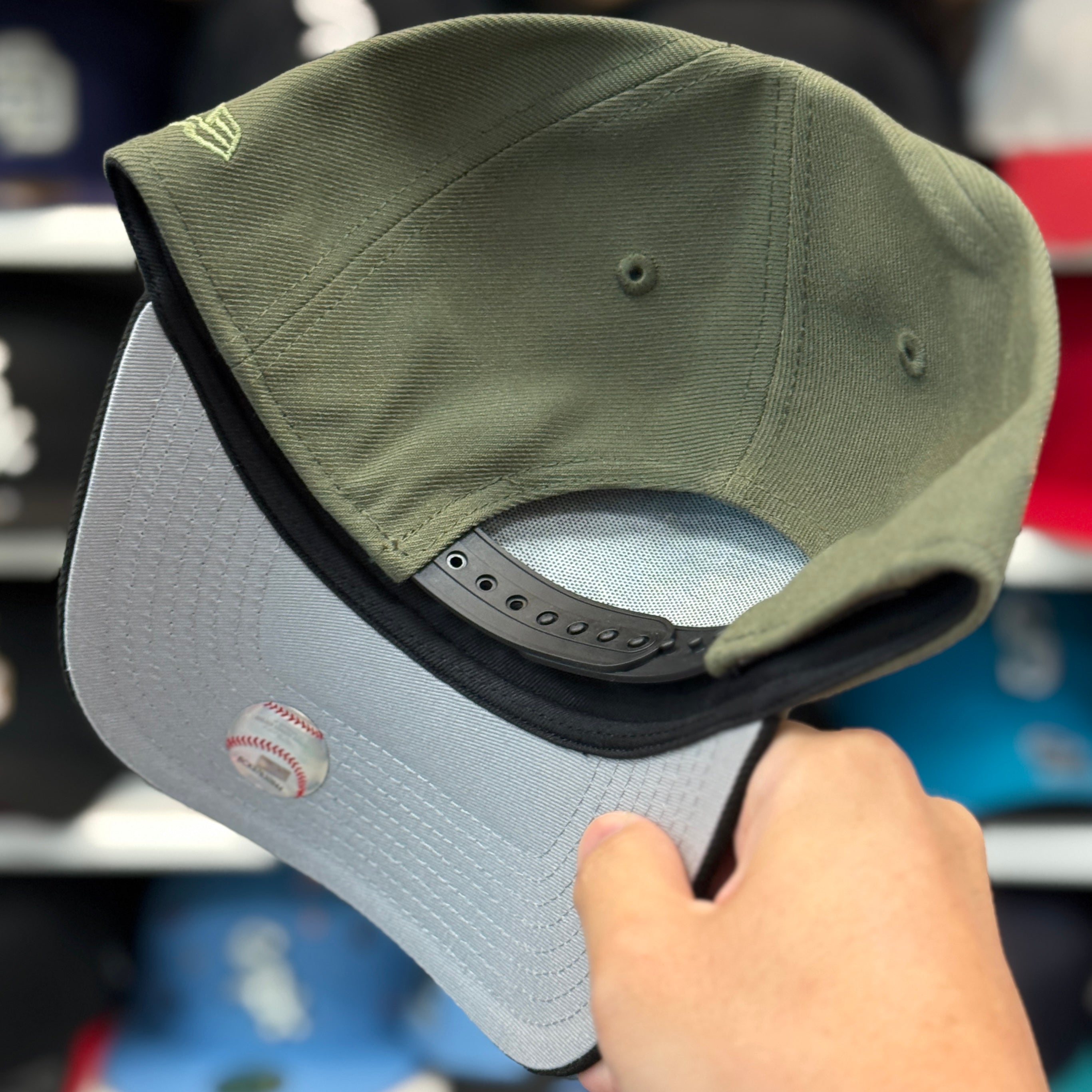 New Era Chicago White Sox '2005 World Series' A-Frame Olive/Black 9FORTY Snapback - Product Image