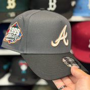 New Era Atlanta Braves 'World Series' A-Frame Grey/Black 9FORTY Snapback | Green Under Brim - Product Image