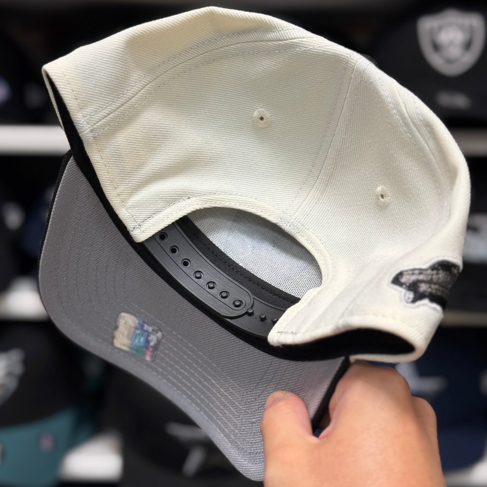 New Era Las Vegas Raiders 'Lowriders' A-Frame Creme/Black 9FORTY Snapback - Product Image