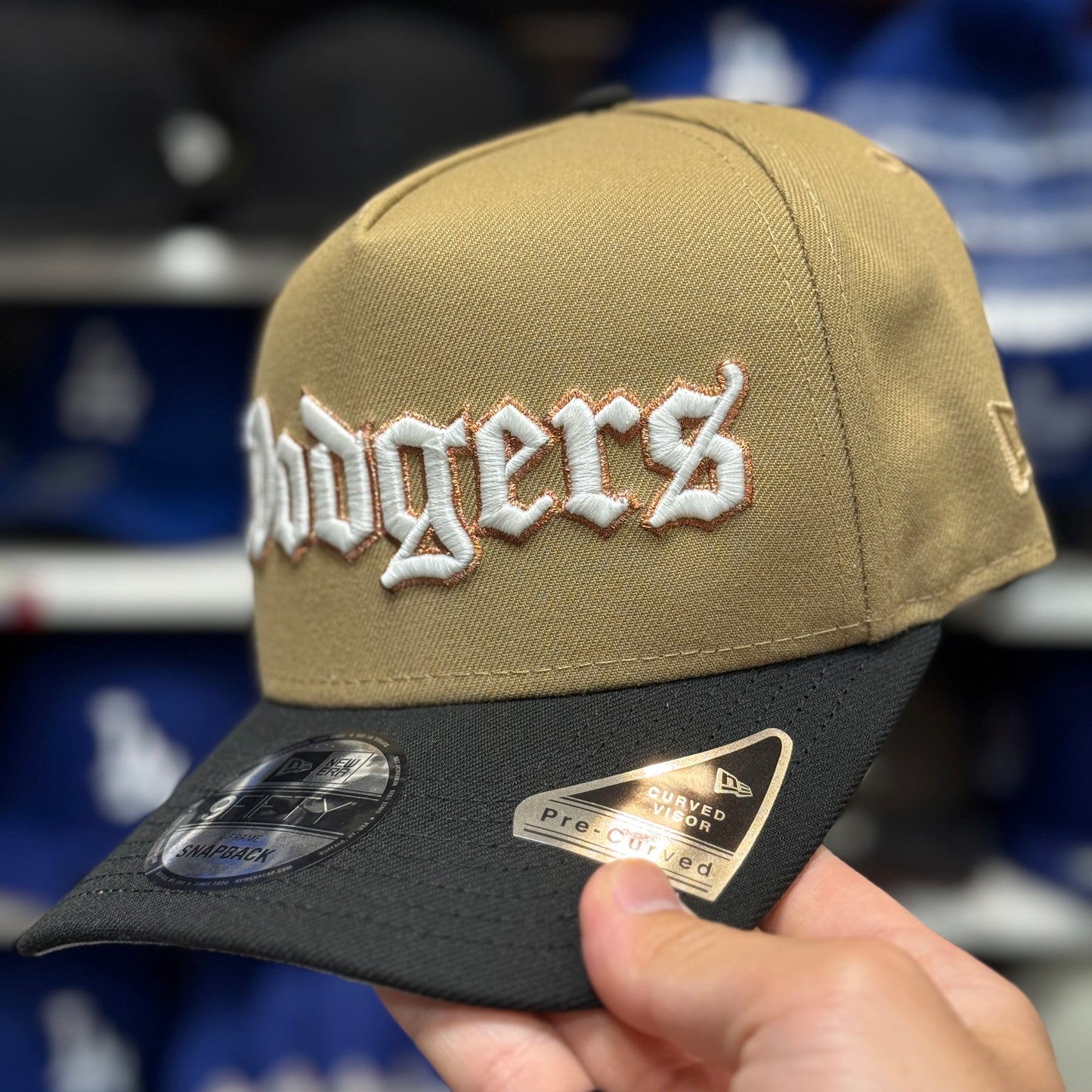 New Era Los Angeles Dodgers '40th Anniversary' A-Frame Tan/Black 9FIFTY Snapback | Glow in the Dark - Product Image