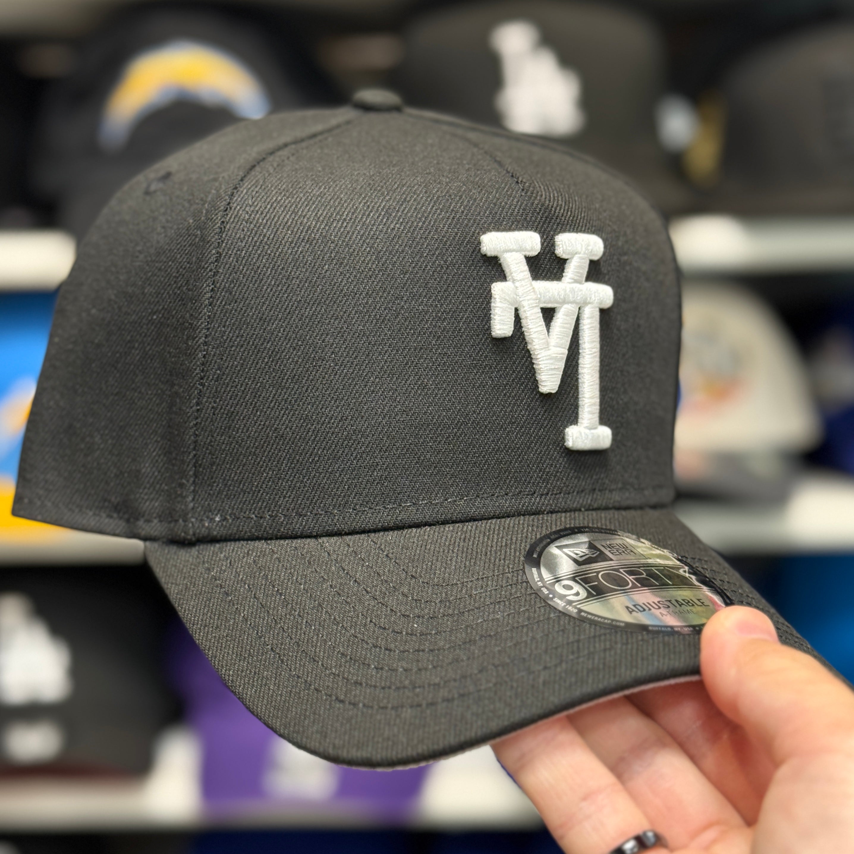 New Era Los Angeles Dodgers 'Upside Down Logo' A-Frame Black 9FORTY Snapback - Product Image