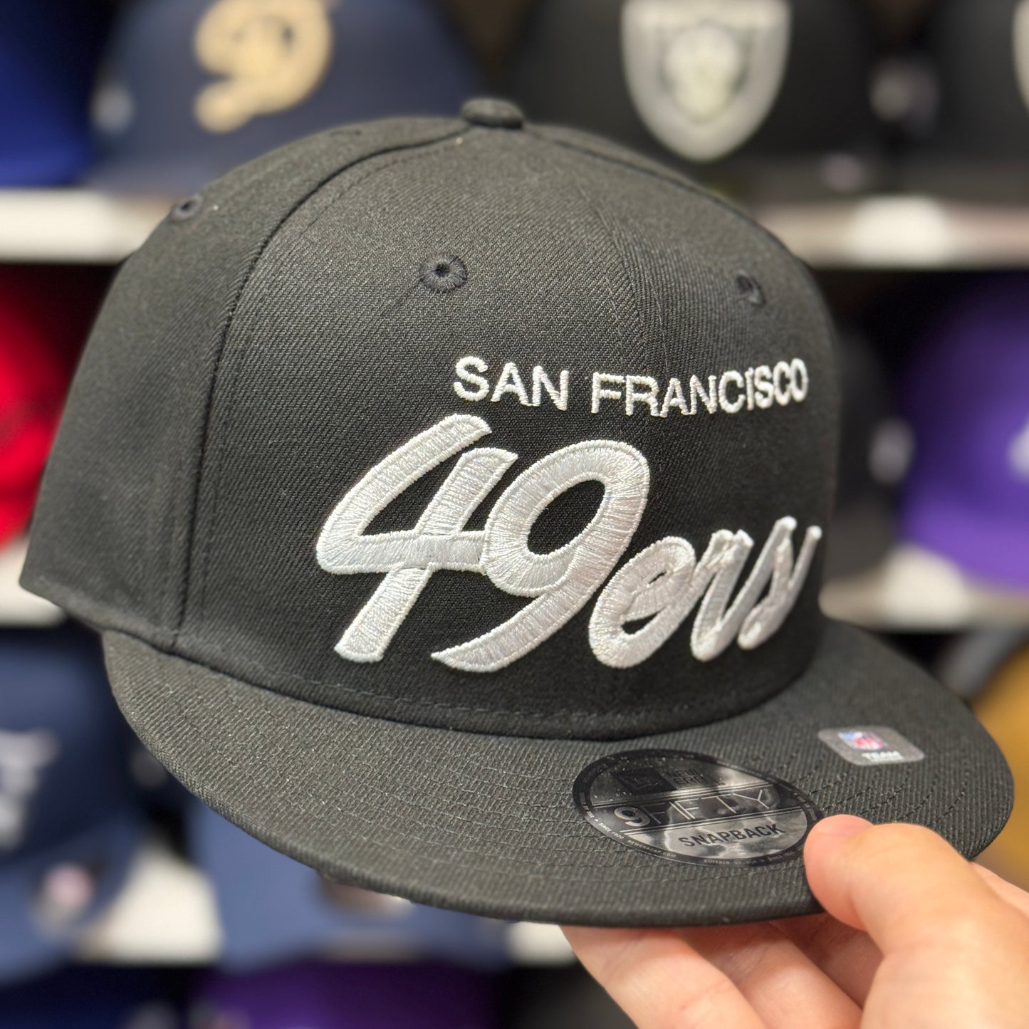 New Era San Francisco 49ers 'Large Script Logo' Black 9FIFTY Snapback - Product Image
