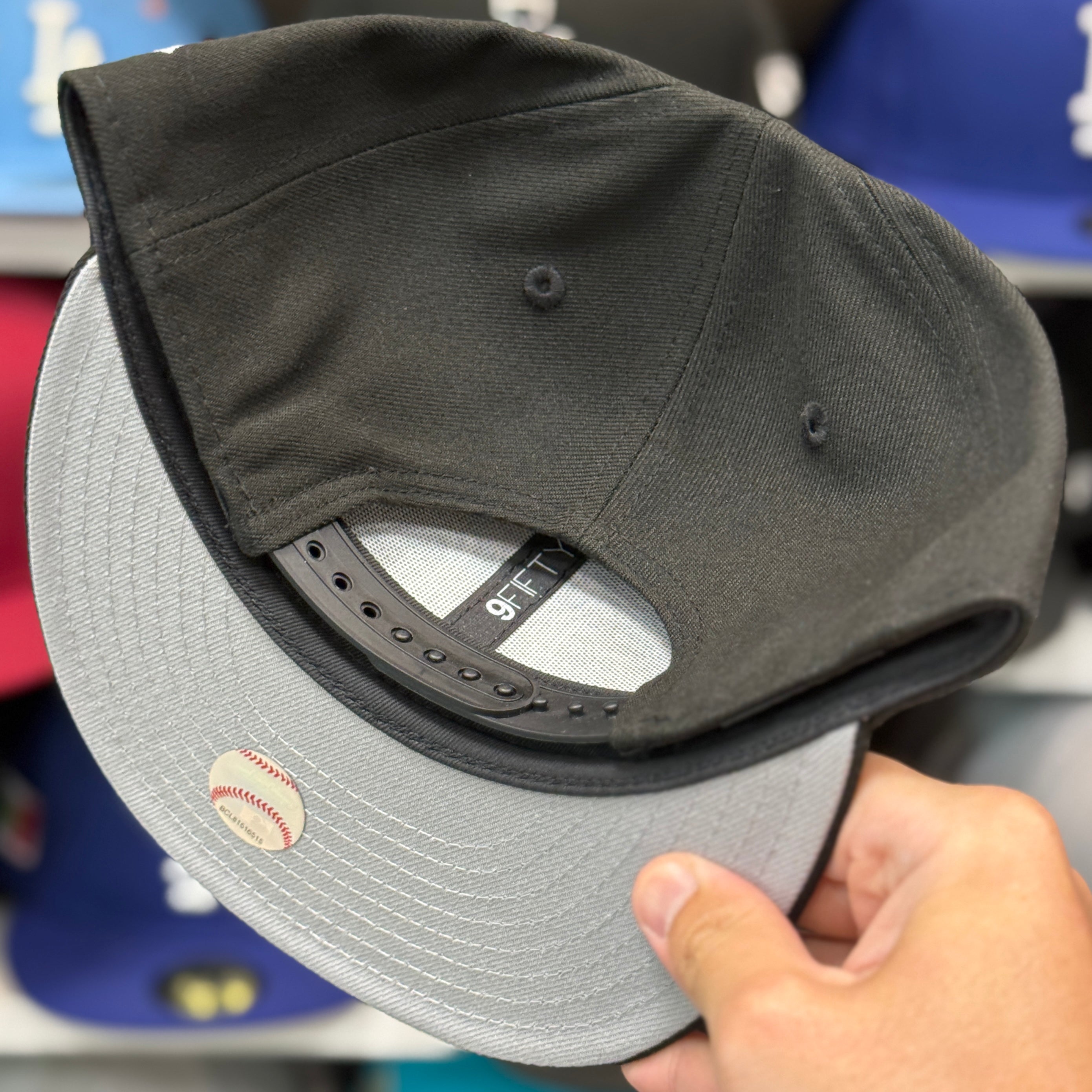 New Era New York Yankees Outline Black 9FIFTY Snapback - Product Image