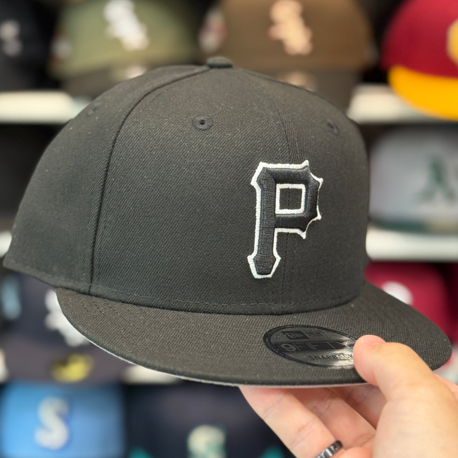 New Era Pittsburgh Pirates Outline Black 9FIFTY Snapback - Product Image