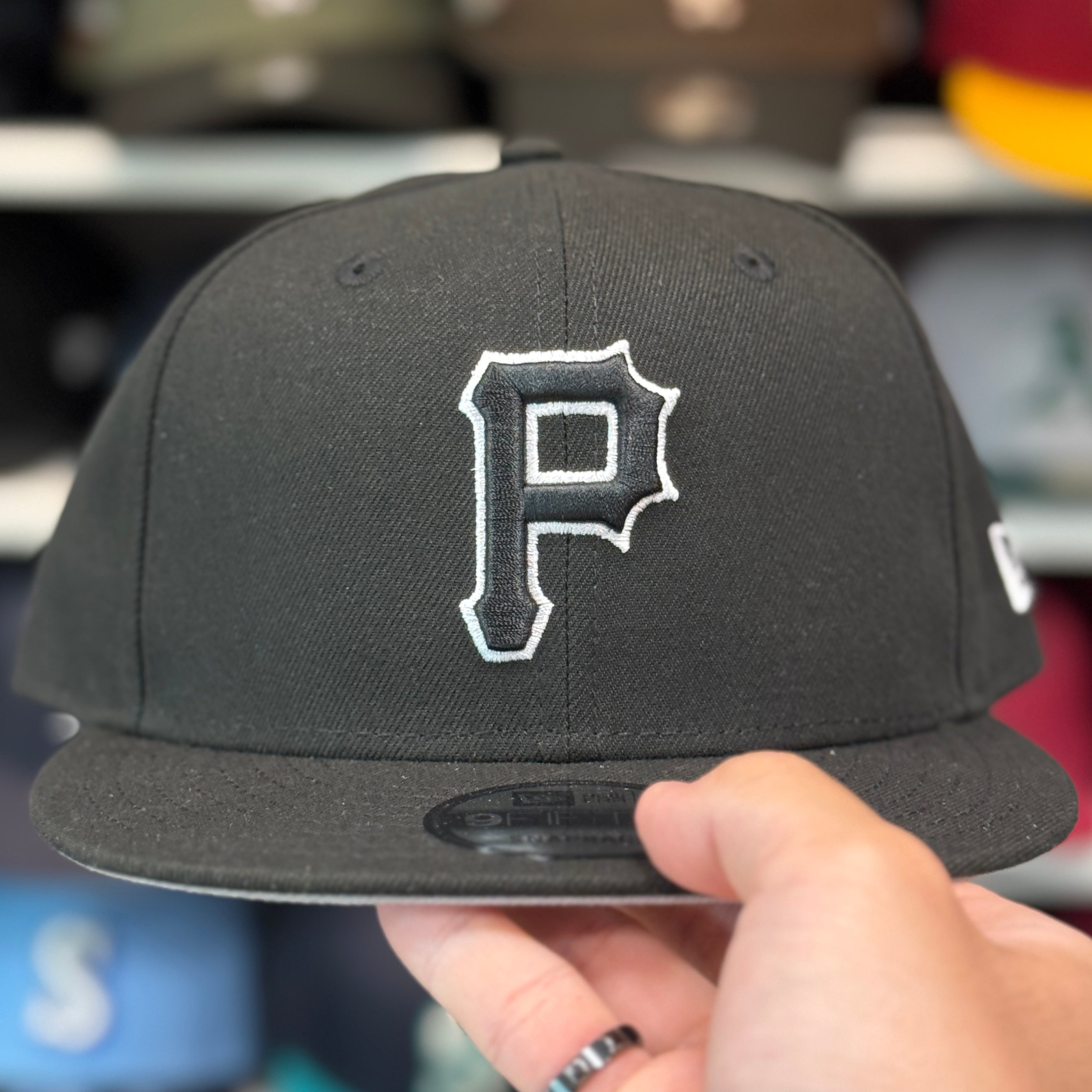 New Era Pittsburgh Pirates Outline Black 9FIFTY Snapback - Product Image