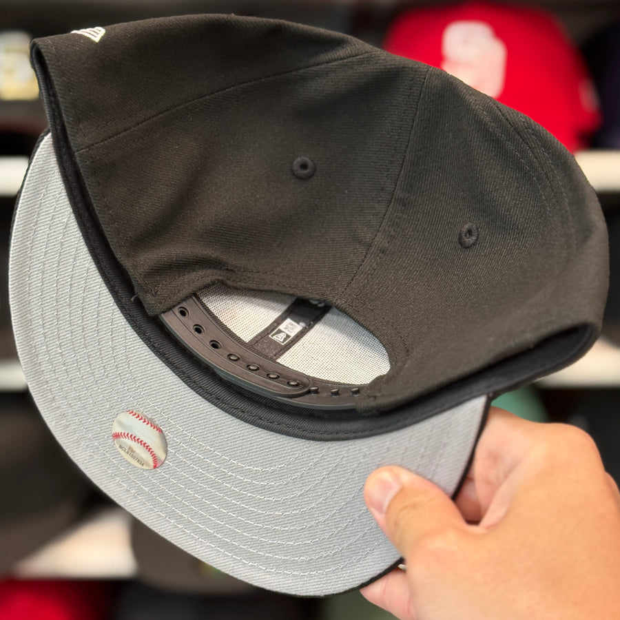 New Era San Diego Padres Outline Black 9FIFTY Snapback - Product Image