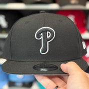 New Era Philadelphia Phillies Outline Black 9FIFTY Snapback - Product Image