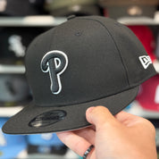 New Era Philadelphia Phillies Outline Black 9FIFTY Snapback - Product Image