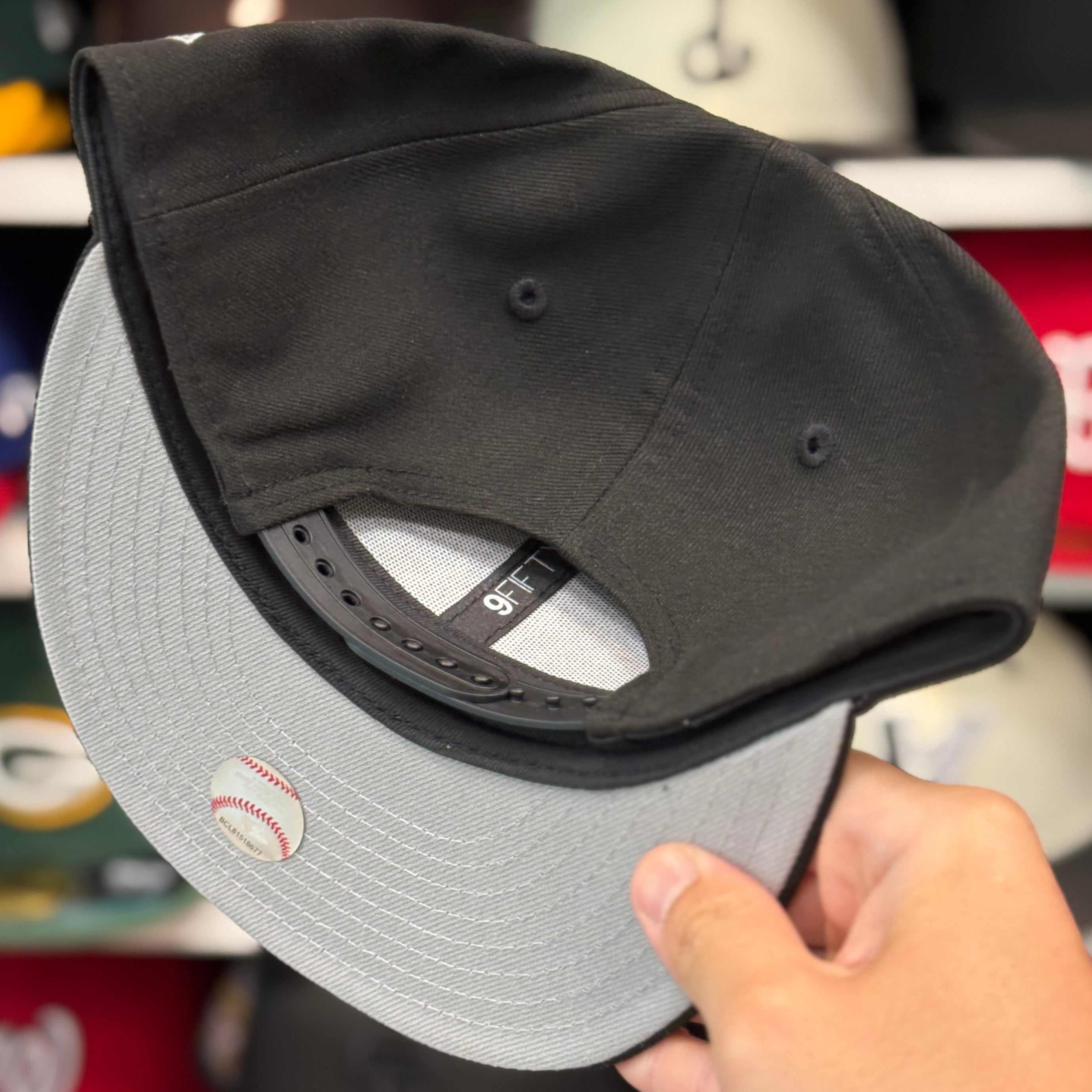 New Era Boston Red Sox Outline Black 9FIFTY Snapback - Product Image
