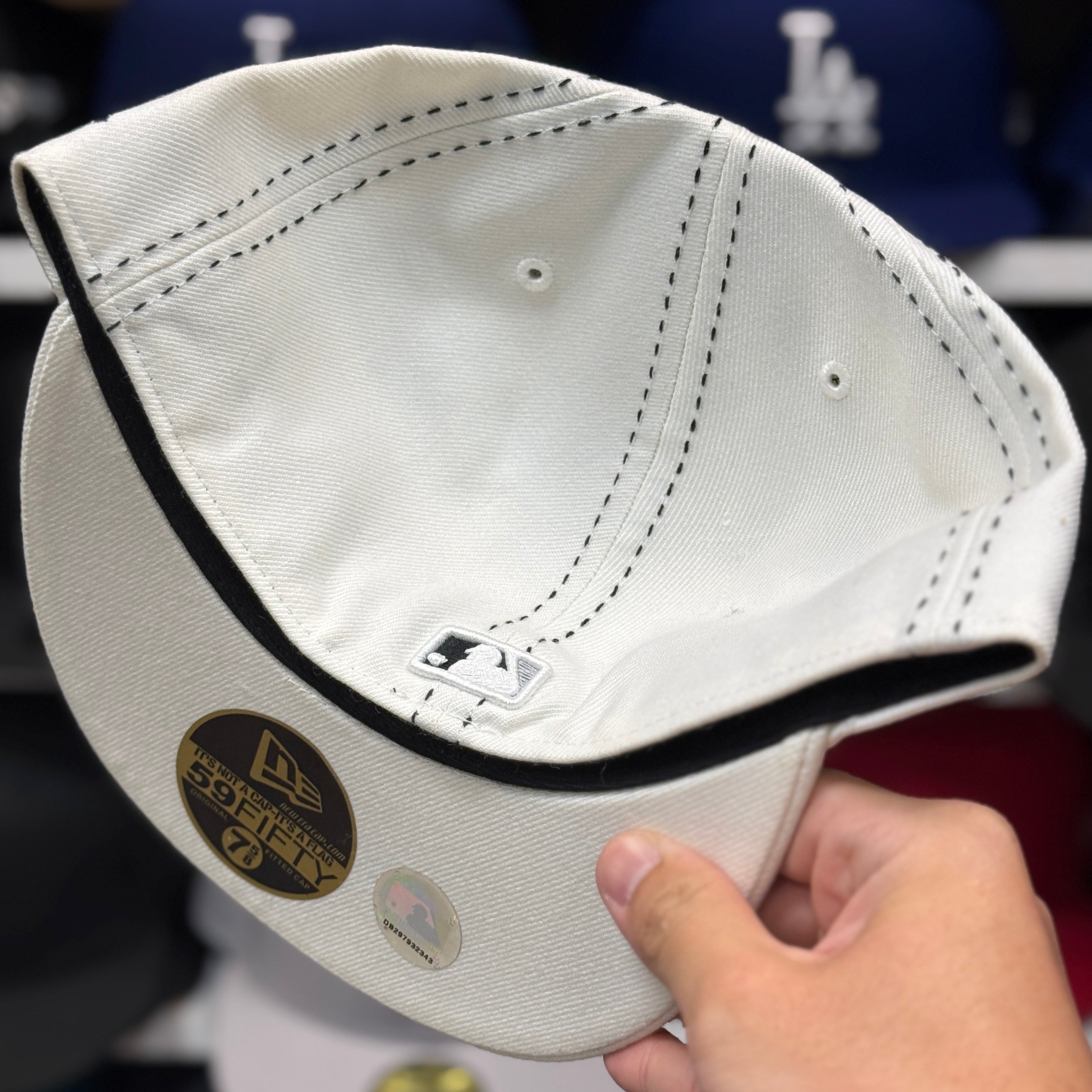 New Era Los Angeles Dodgers Stitch White 59FIFTY Fitted Hat - Product Image