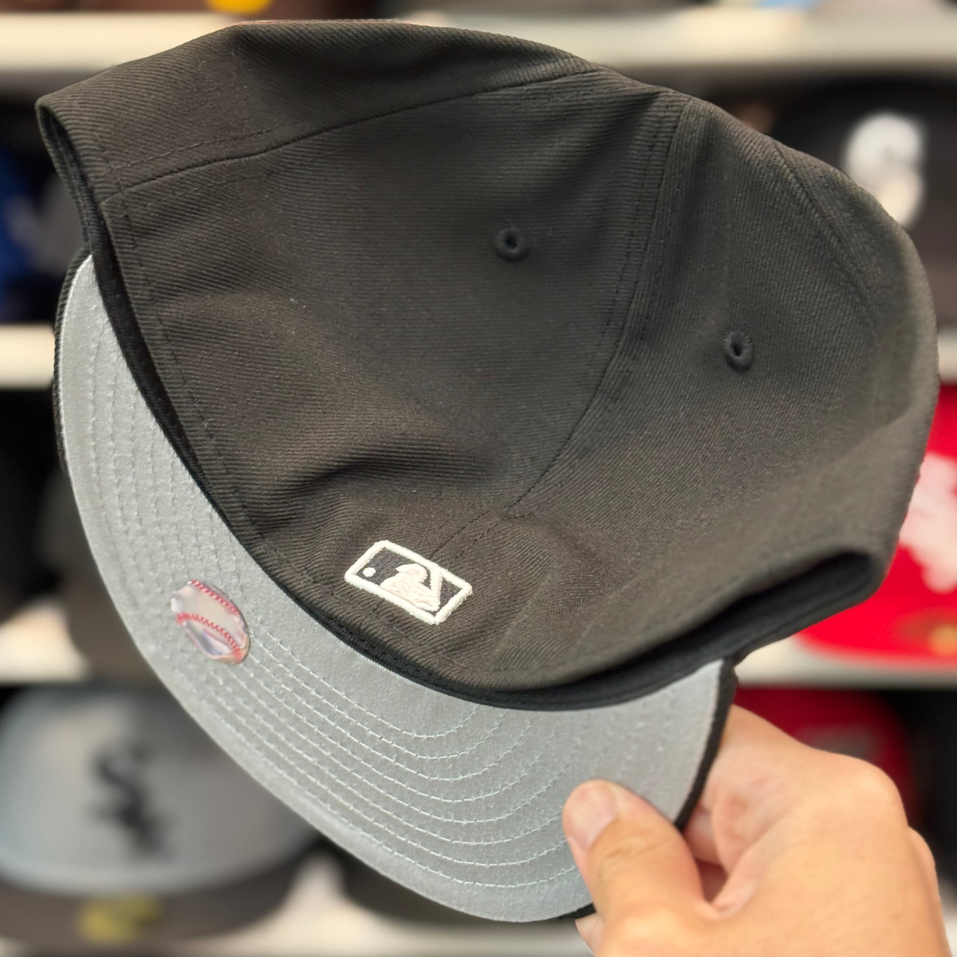 New Era Pittsburgh Pirates Black/White 59FIFTY Fitted Hat - Product Image