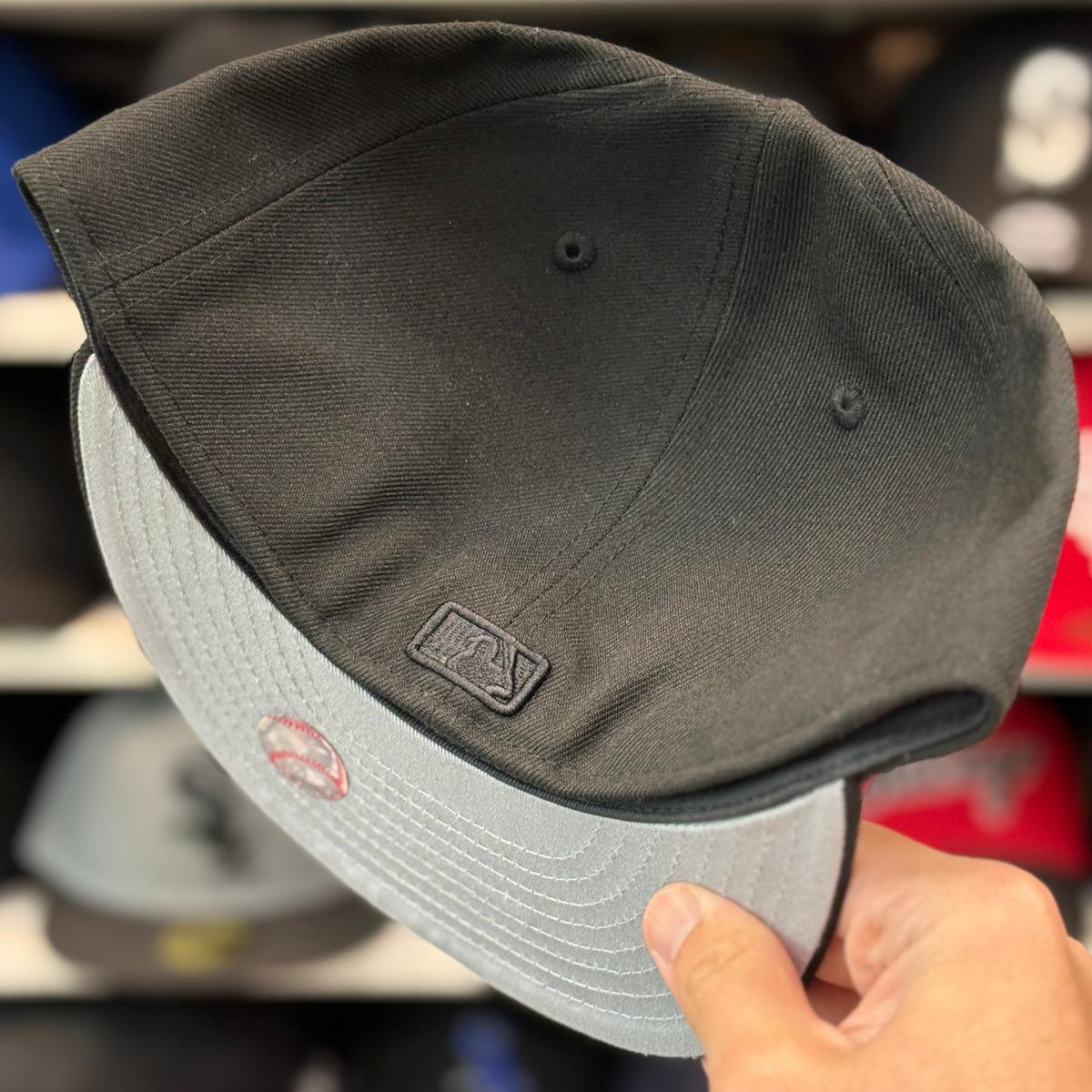 New Era Pittsburgh Pirates All Black 59FIFTY Fitted Hat - Product Image