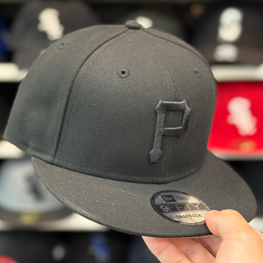 New Era Pittsburgh Pirates Black/Black 9FIFTY Snapback - Product Image