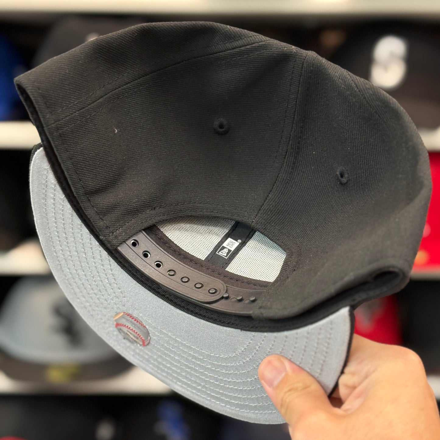 New Era Pittsburgh Pirates Black/Black 9FIFTY Snapback - Product Image