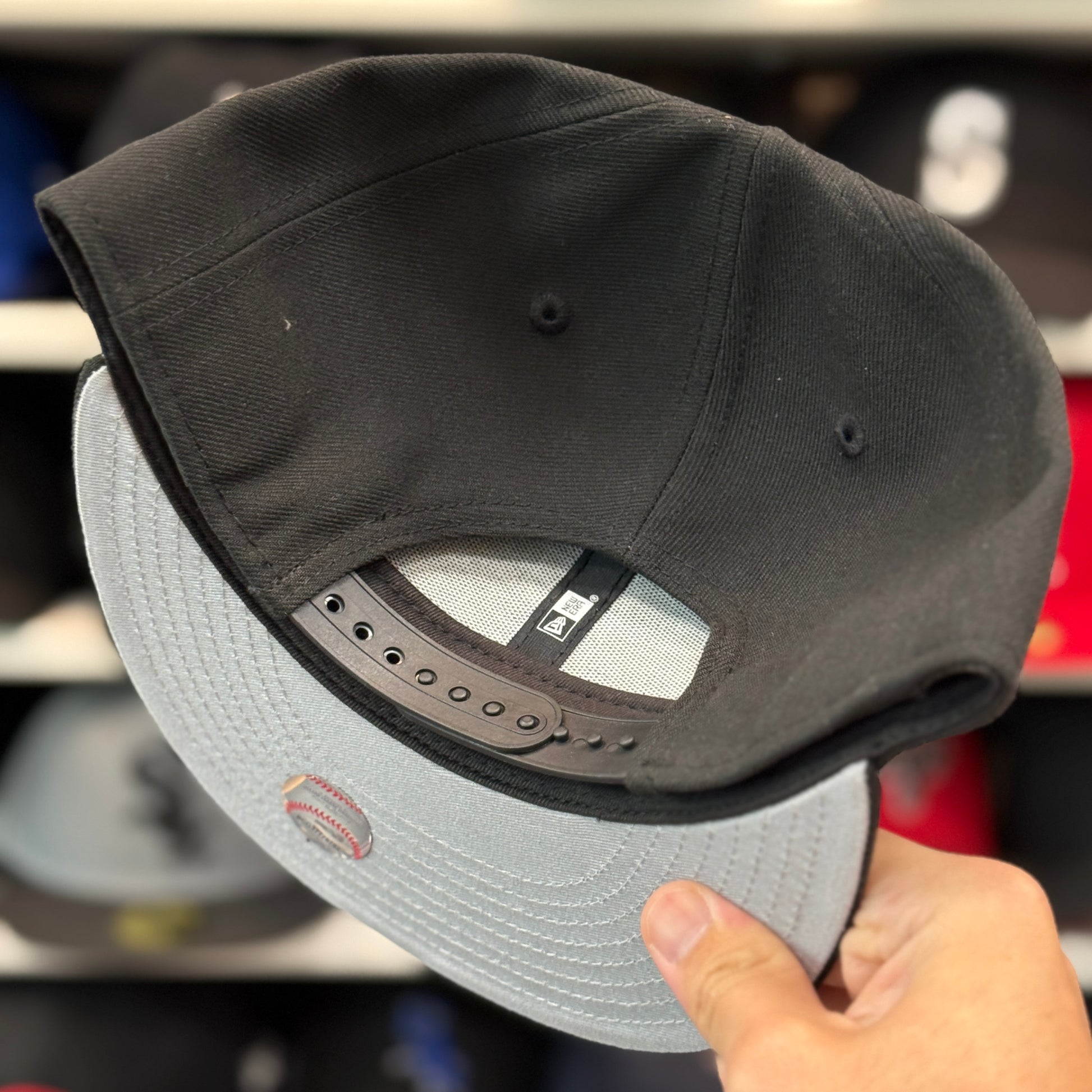 New Era Pittsburgh Pirates Black/Black 9FIFTY Snapback - Product Image