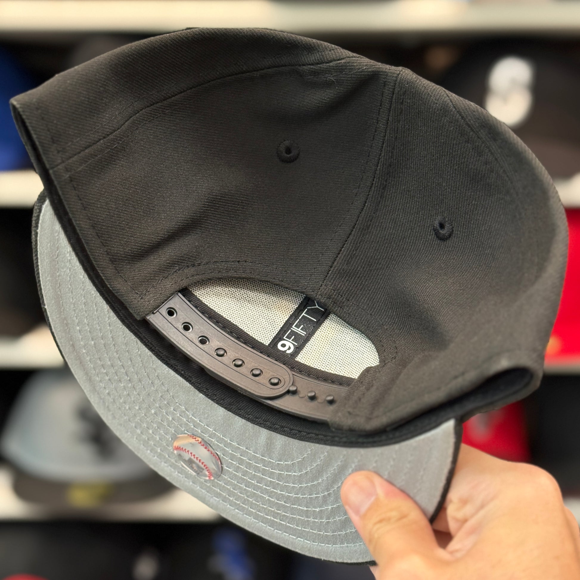 New Era Pittsburgh Pirates Black/Yellow 9FIFTY Snapback - Product Image