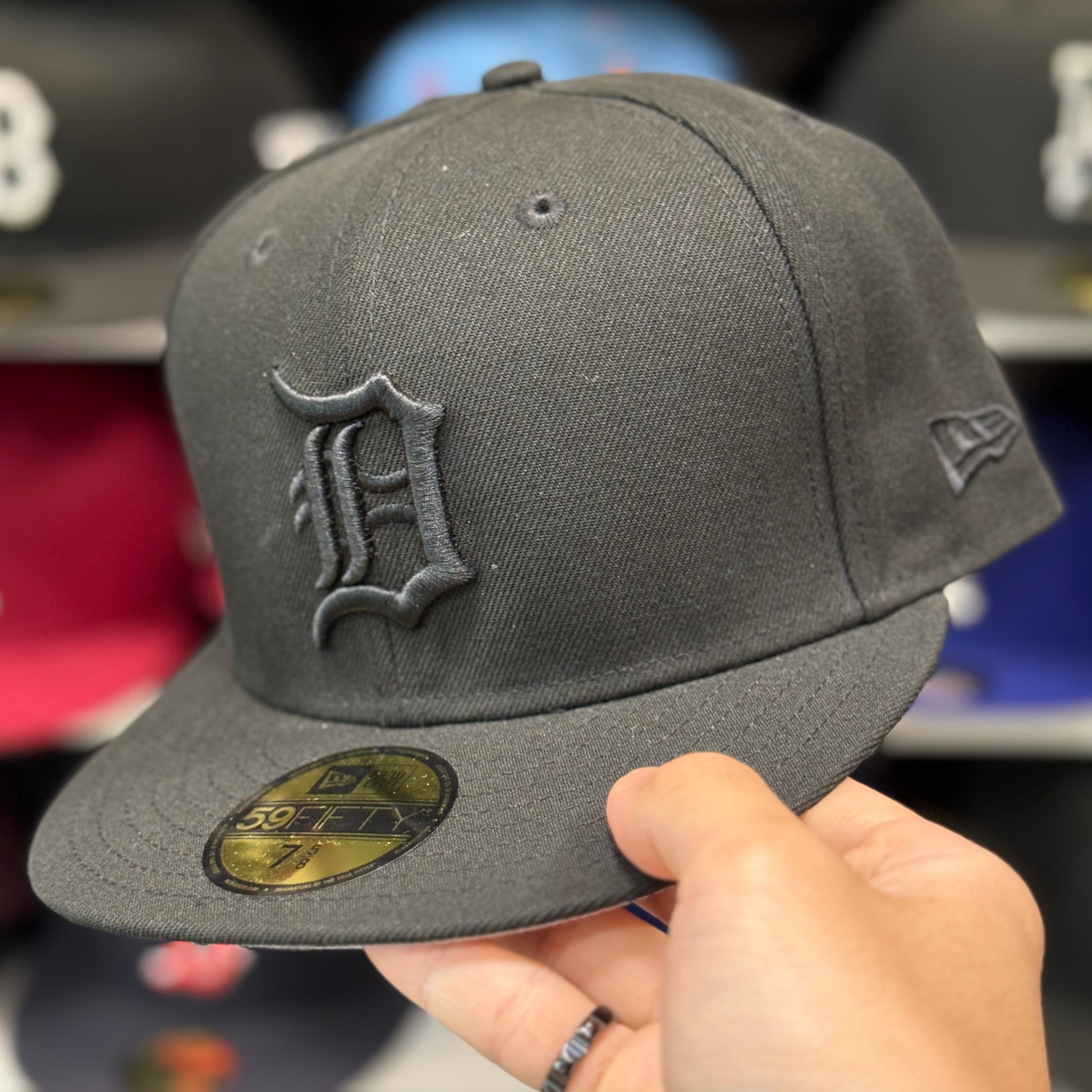 New Era Detroit Tigers Black/Black 59FIFTY Fitted Hat - Product Image