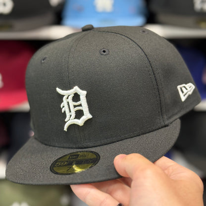 New Era Detroit Tigers Black 59FIFTY Fitted Hat - Product Image