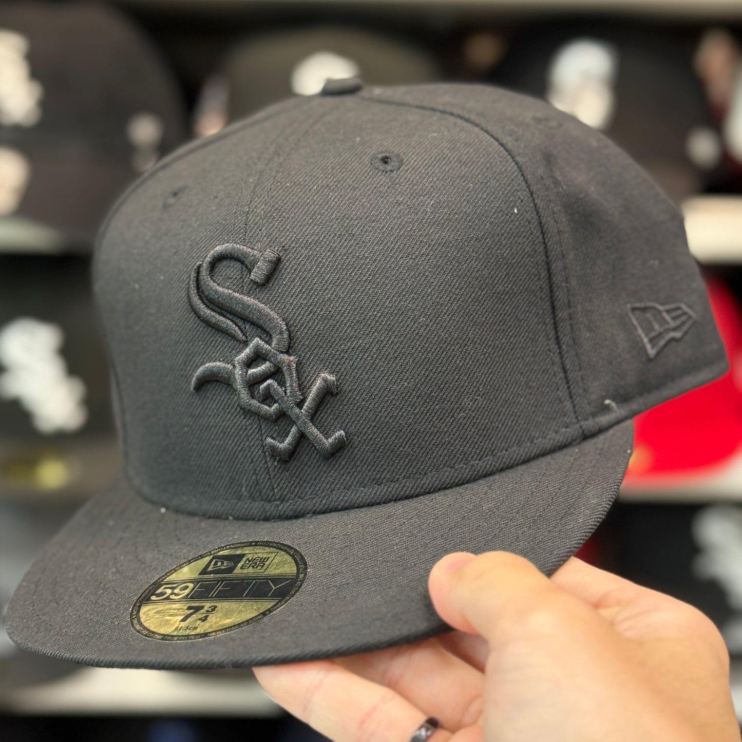 New Era Chicago White Sox Black/Black 59FIFTY Fitted Hat - Product Image