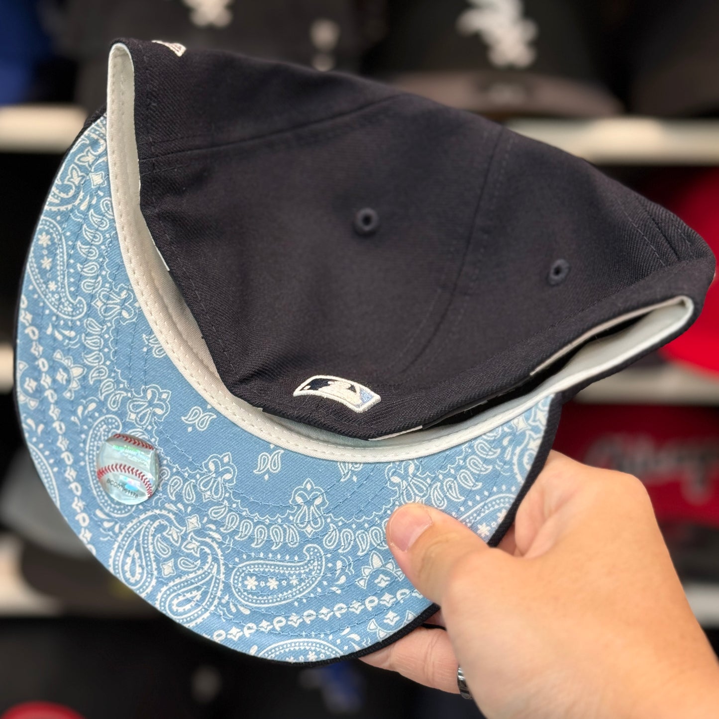 New Era Chicago White Sox '05 World Series' Navy 59FIFTY Fitted Hat | Blue Paisley Under Brim - Product Image