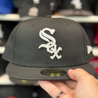 New Era Chicago White Sox Black 59FIFTY Fitted Hat - Product Image