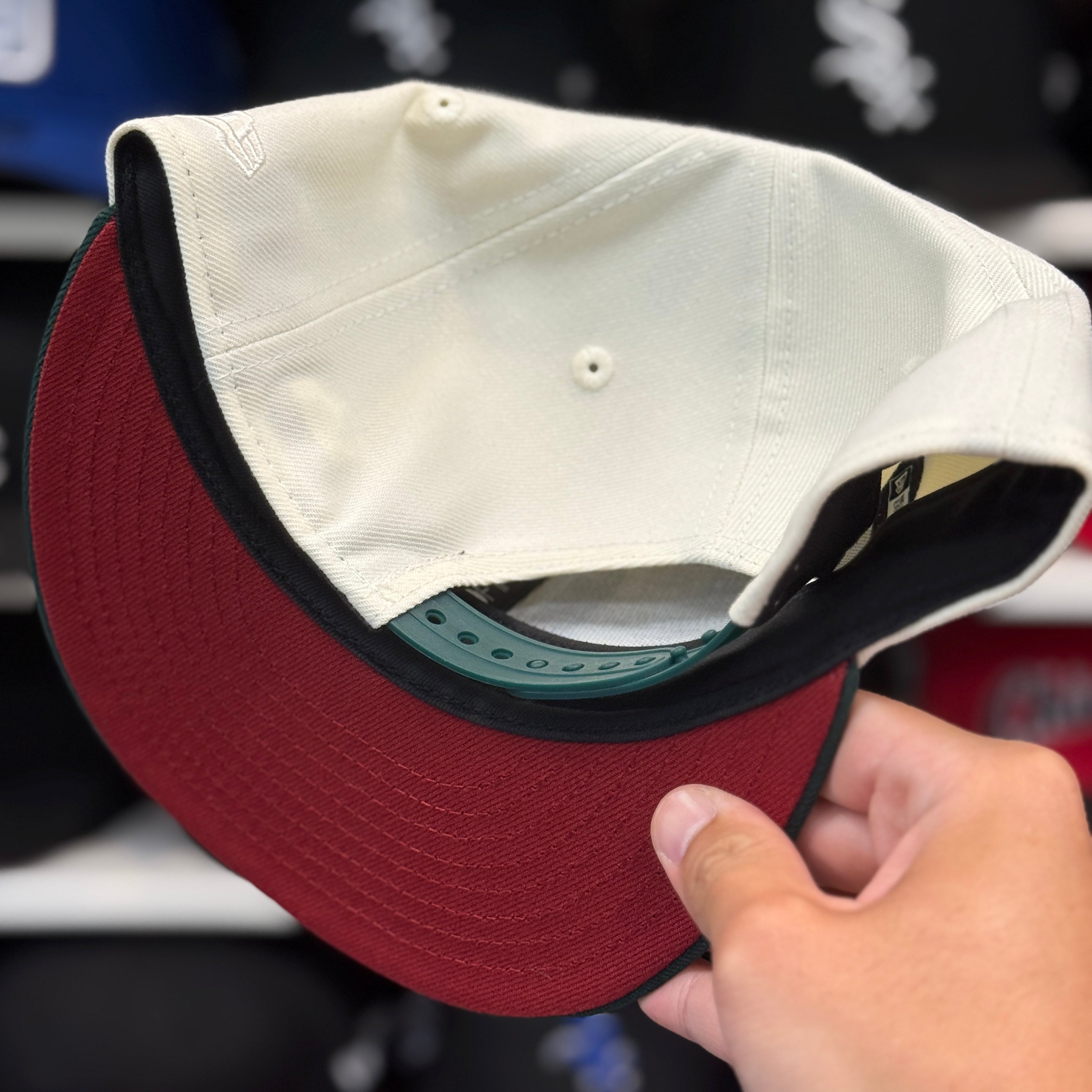 New Era Mexico World Baseball Classics Creme/Green 9FIFTY Snapback - Product Image