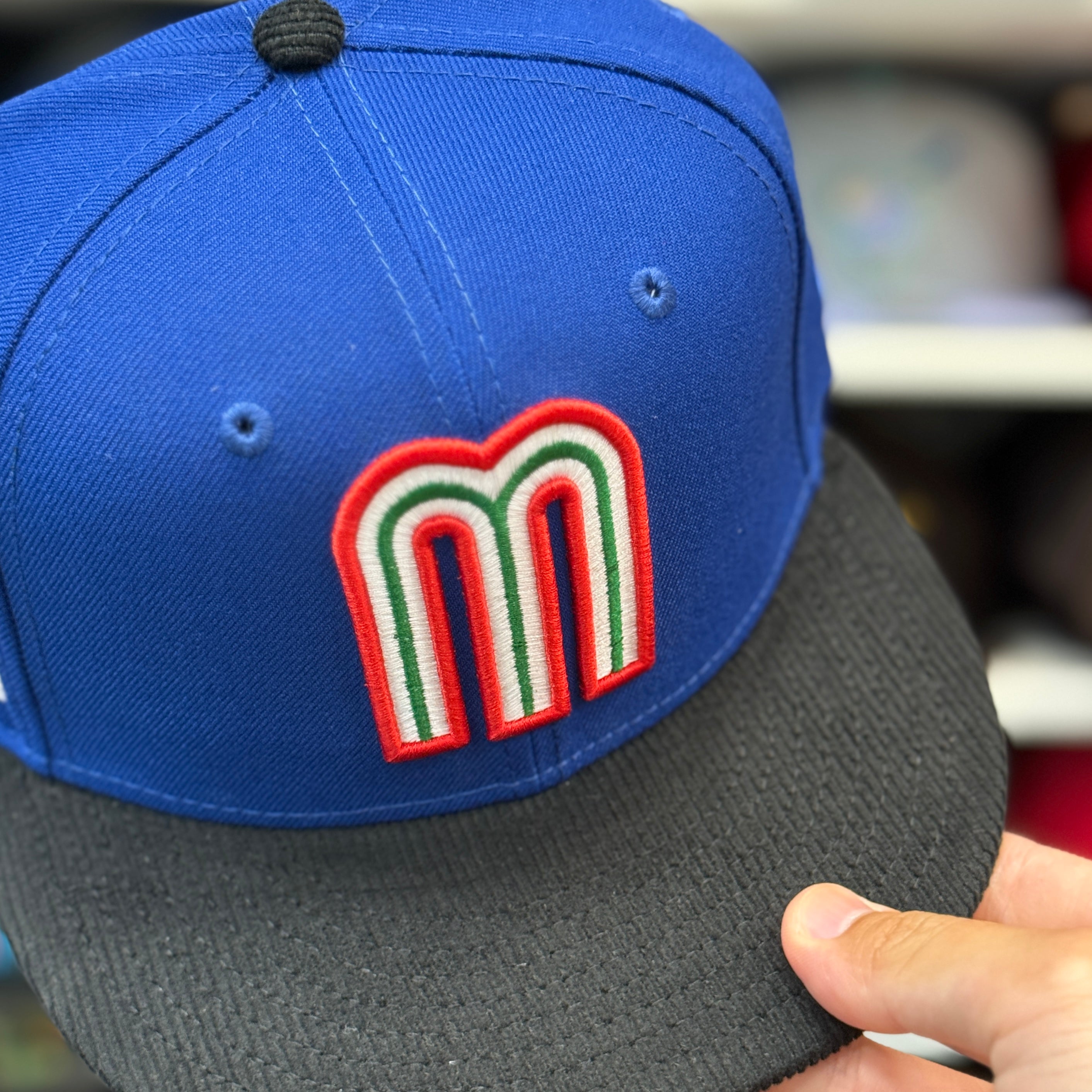 New Era Mexico World Baseball Classics Blue/Black Corduroy 9FIFTY Snapback - Product Image