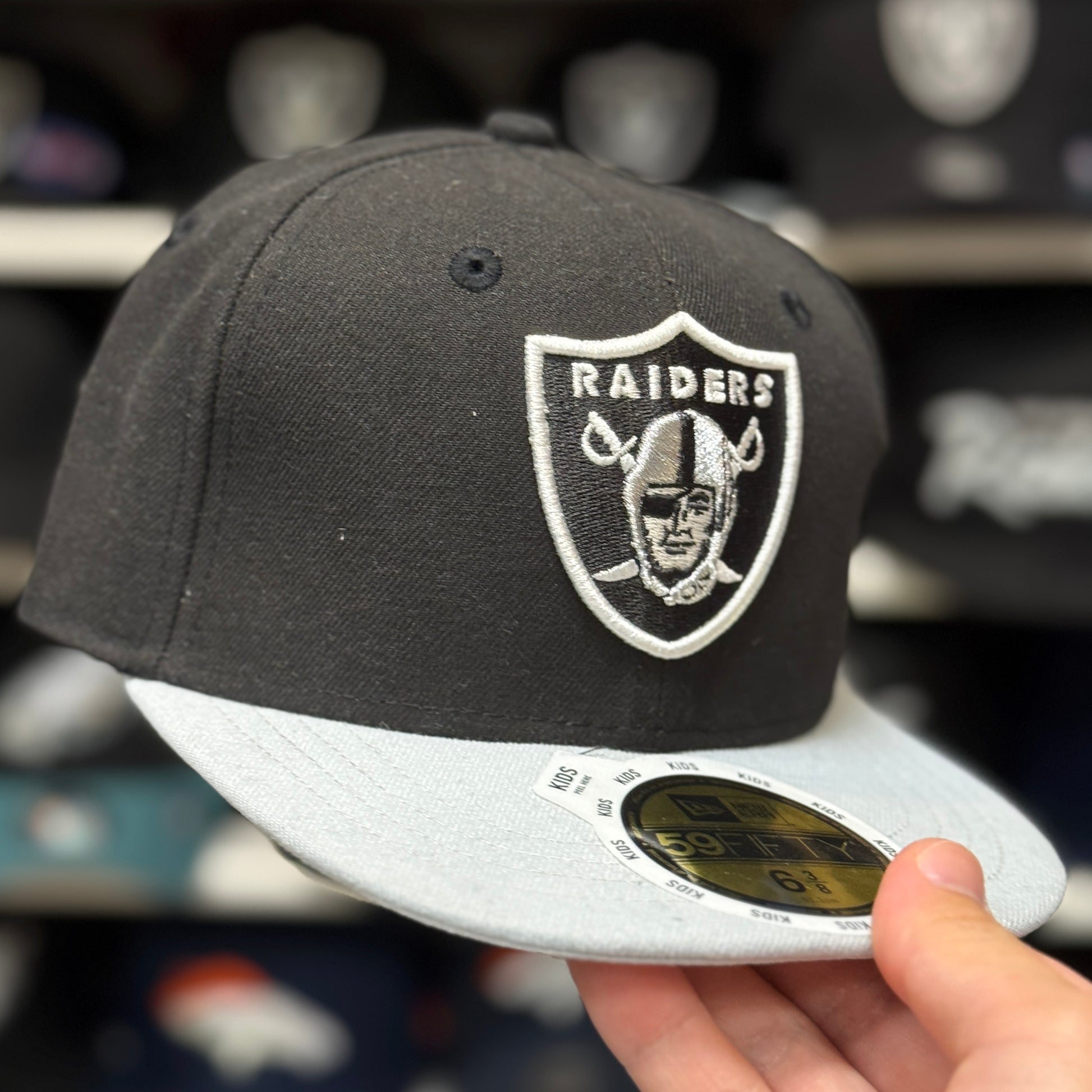 Youth Las Vegas Raiders Black/Silver 59FIFTY Fitted Hat - Product Image