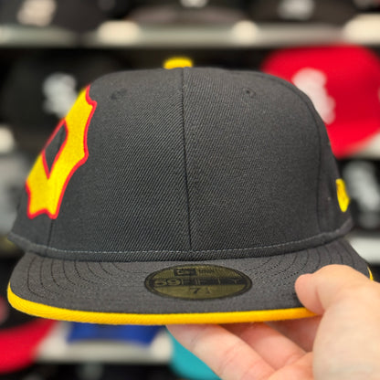 New Era Pittsburgh Pirates 'Large Side P' Black 59FIFTY Fitted Hat - Product Image
