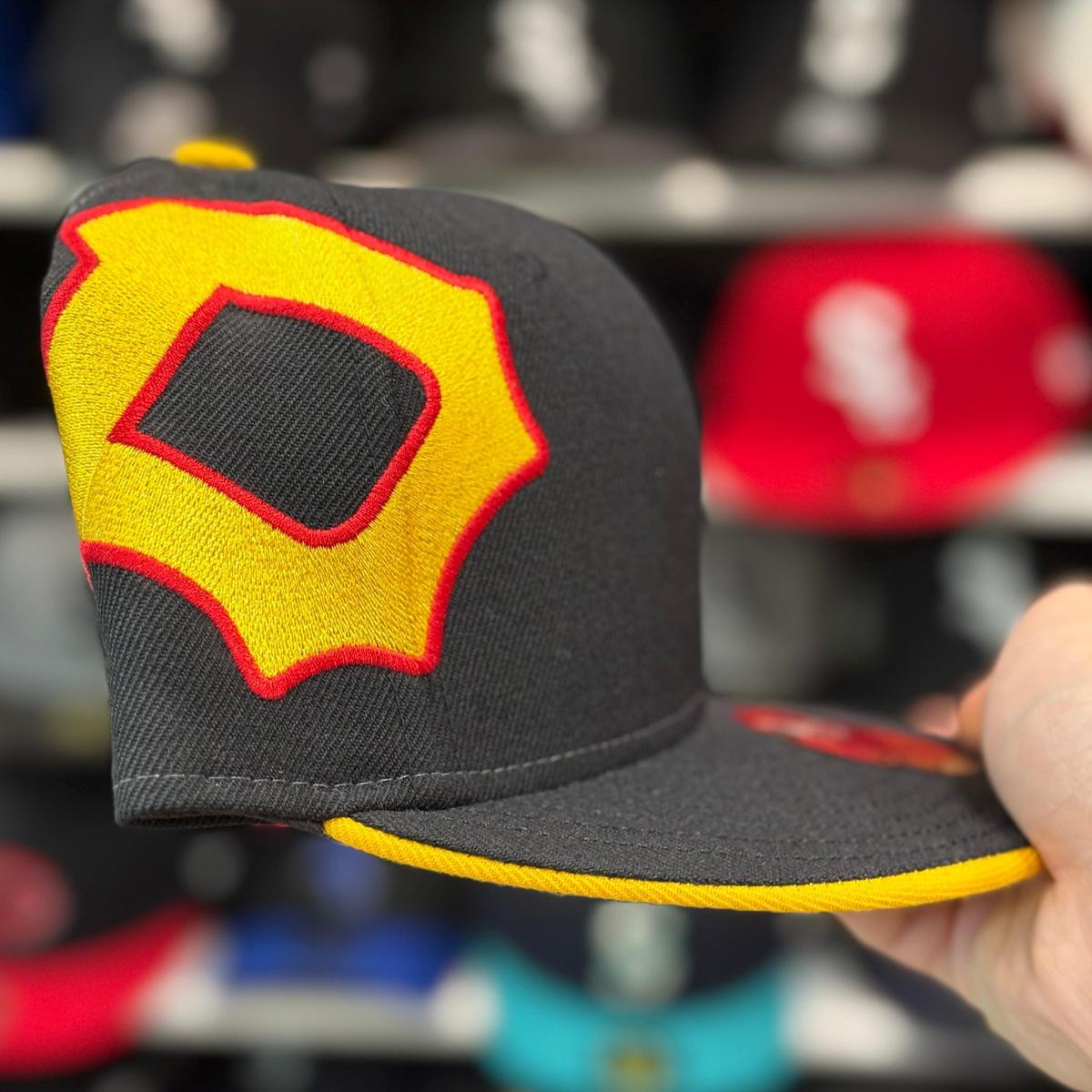 New Era Pittsburgh Pirates 'Large Side P' Black 59FIFTY Fitted Hat - Product Image