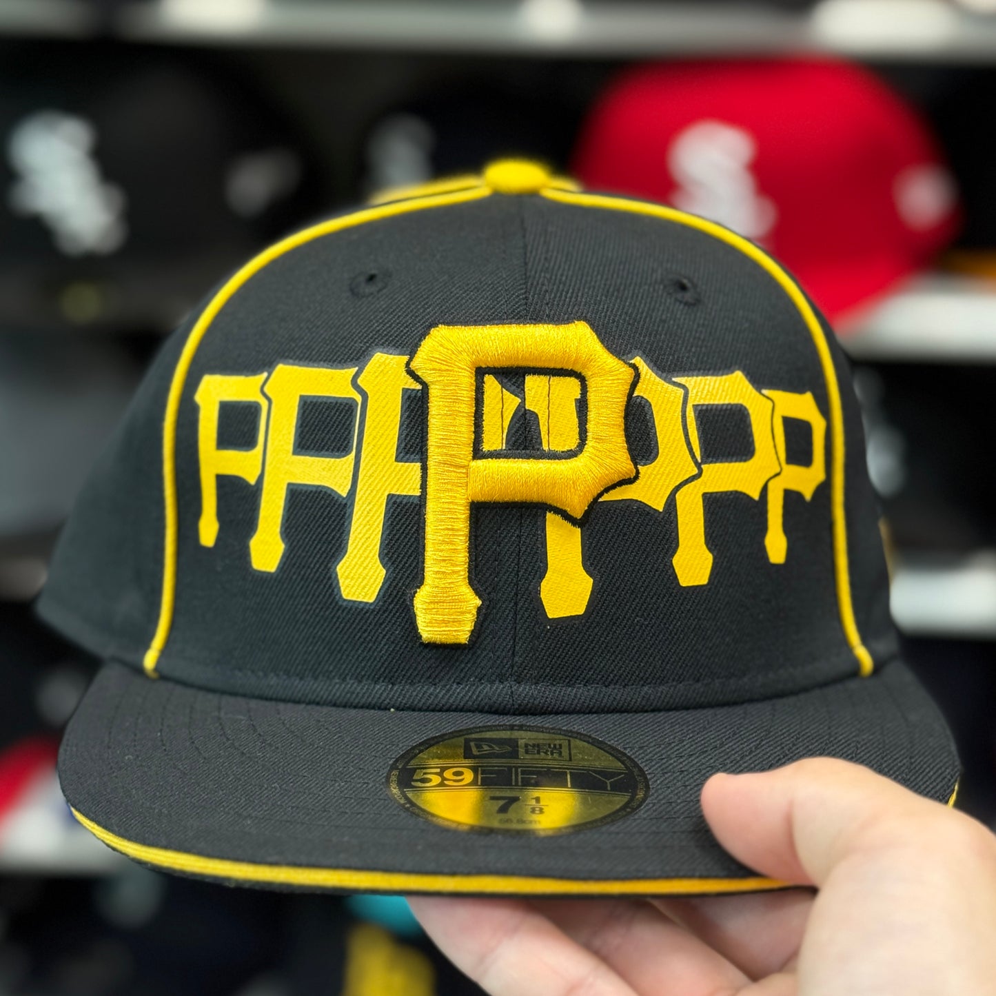 New Era Pittsburgh Pirates 'Echo Logo' Black 59FIFTY Fitted Hat - Product Image