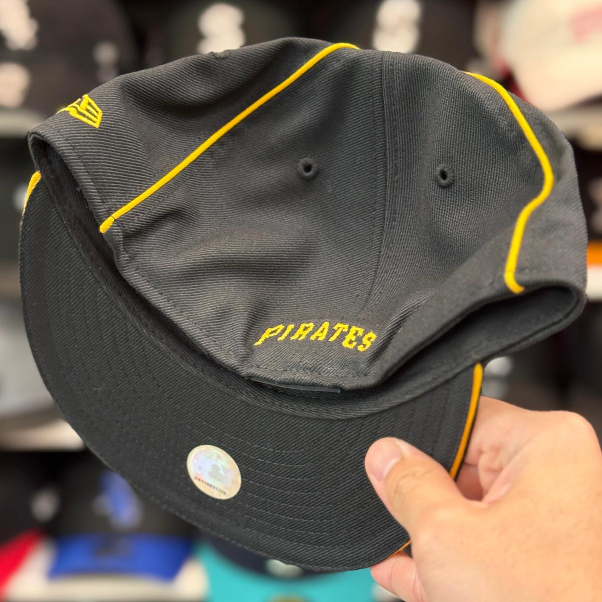 New Era Pittsburgh Pirates 'Echo Logo' Black 59FIFTY Fitted Hat - Product Image