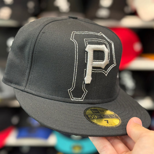 New Era Pittsburgh Pirates 'Oversized-Outline Logo' Black 59FIFTY Fitted Hat - Product Image