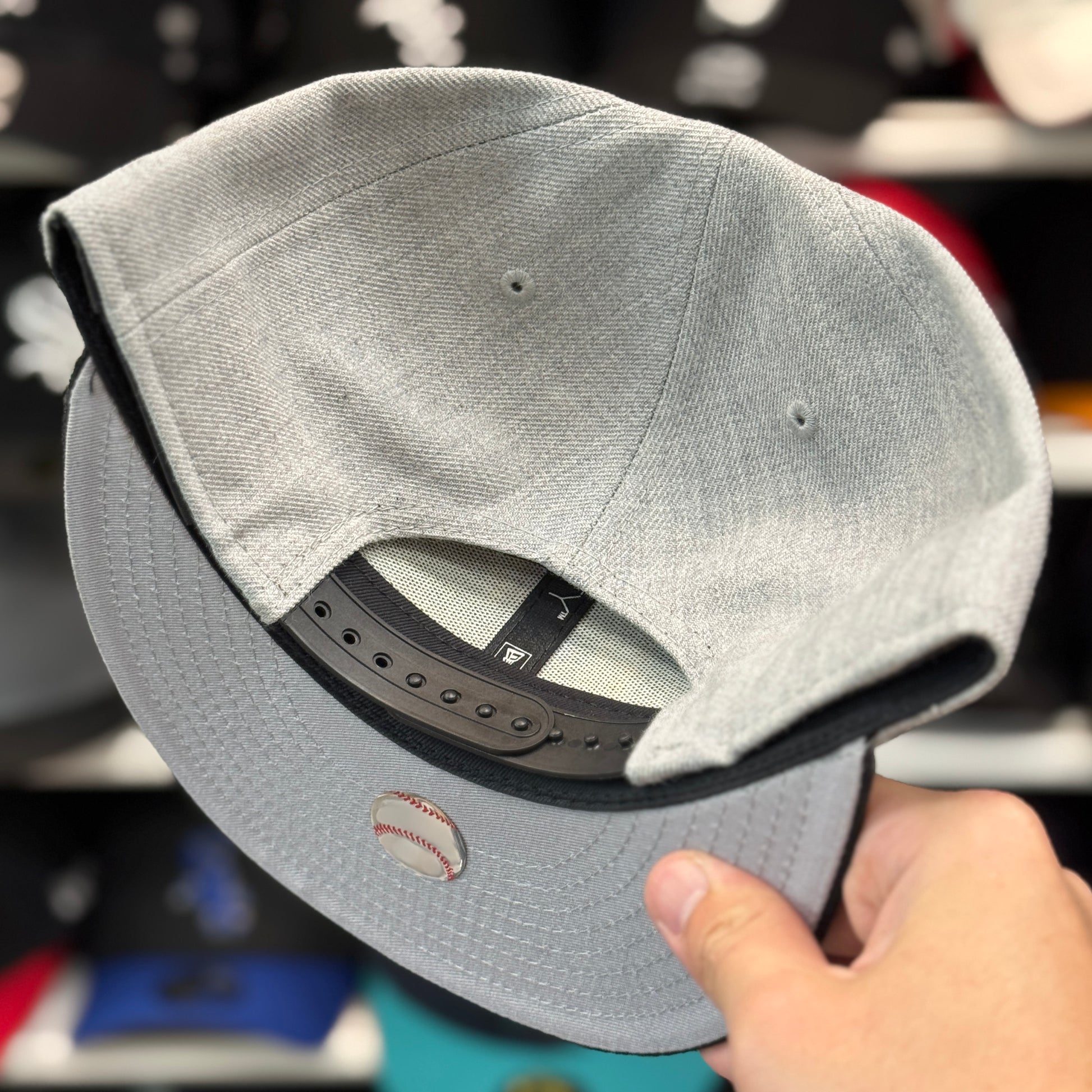 New Era Pittsburgh Pirates 'Large Logo' Gray/Black 9FIFTY Snapback - Product Image