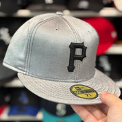 New Era Pittsburgh Pirates Metallic Silver 59FIFTY Fitted Hat - Product Image