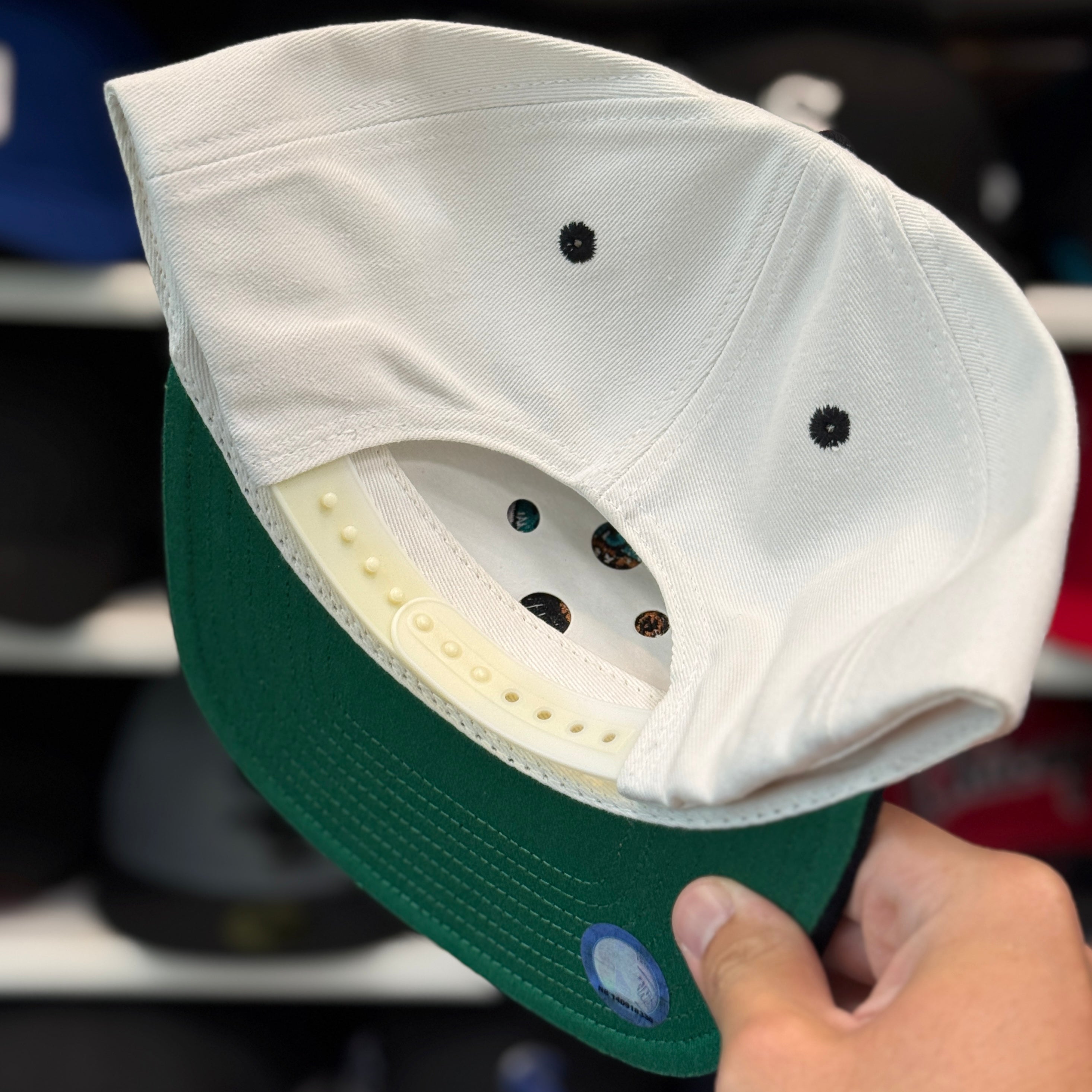 Vancouver Grizzlies White/Black Vintage Adidas Snapback - Product Image