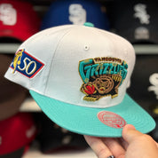 Vancouver Grizzlies '50th Anniversary' White/Teal Mitchell & Ness Snapback - Product Image
