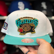 Vancouver Grizzlies '50th Anniversary' White/Teal Mitchell & Ness Snapback - Product Image