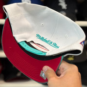 Vancouver Grizzlies '50th Anniversary' White/Teal Mitchell & Ness Snapback - Product Image