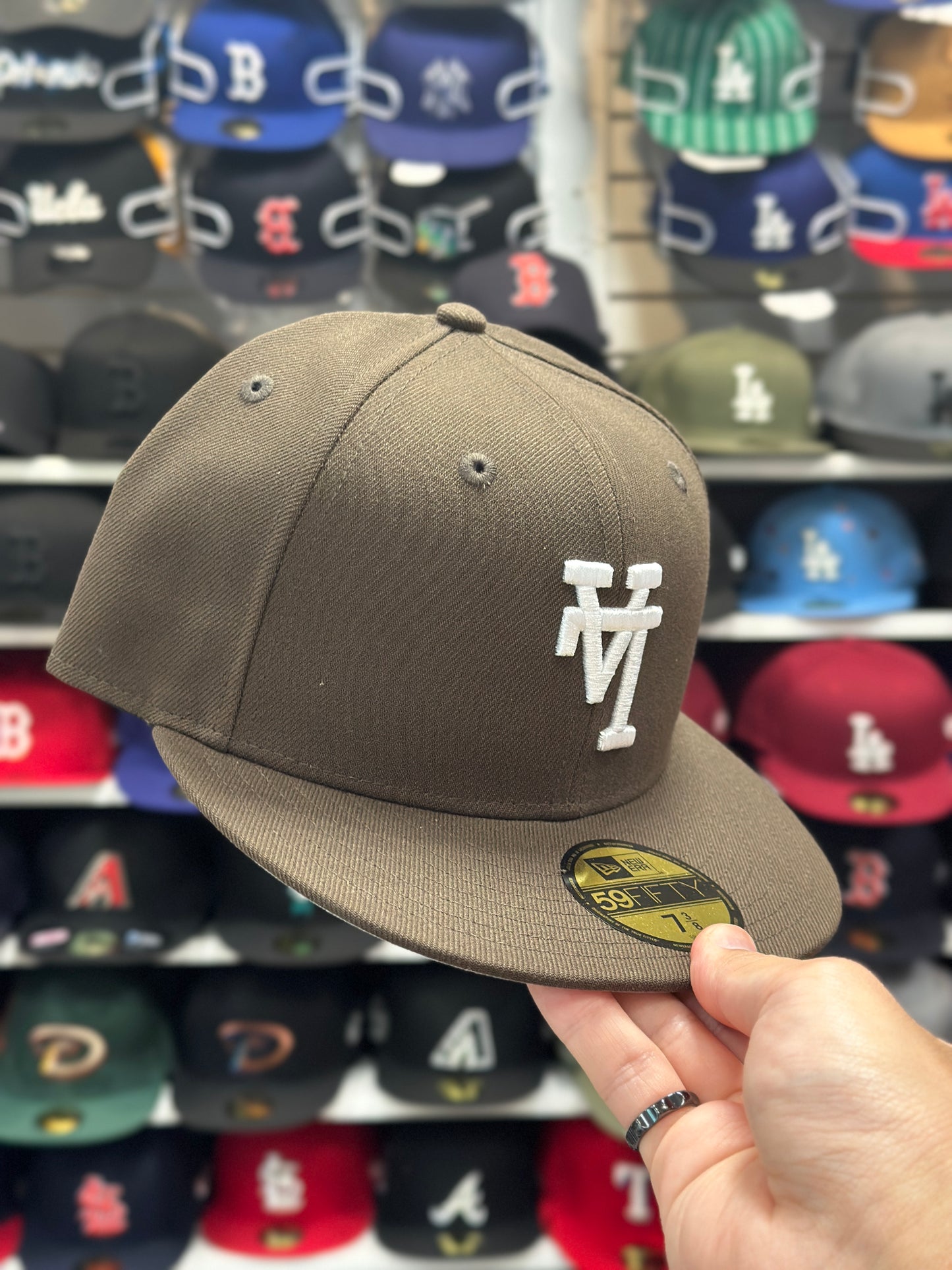 LA Dodgers MLB Upside Down Reverse Logo Fitted Cap | New Era 59FIFTY Sized Hat | Brown