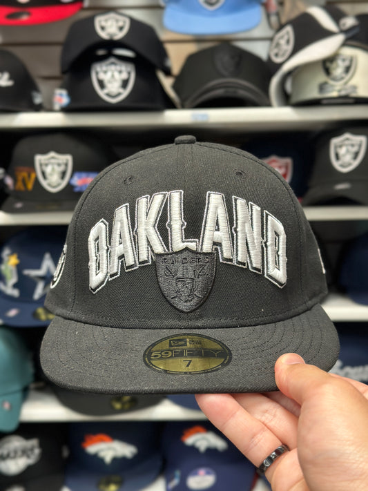 Oakland Raiders NFL Vintage Fitted Hat | New Era 59FIFTY Sized Cap | Black