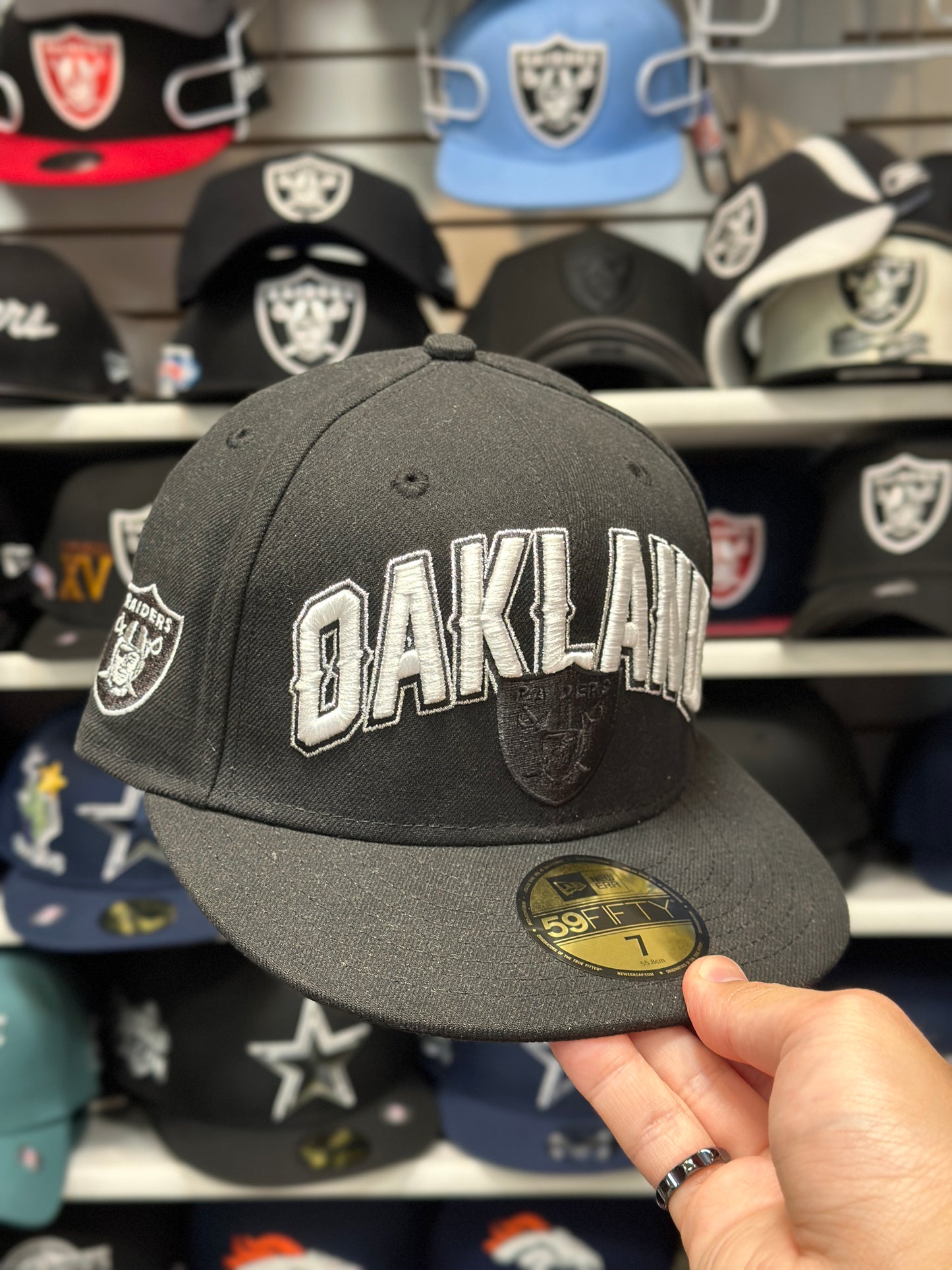 Oakland Raiders NFL Vintage Fitted Hat | New Era 59FIFTY Sized Cap | Black